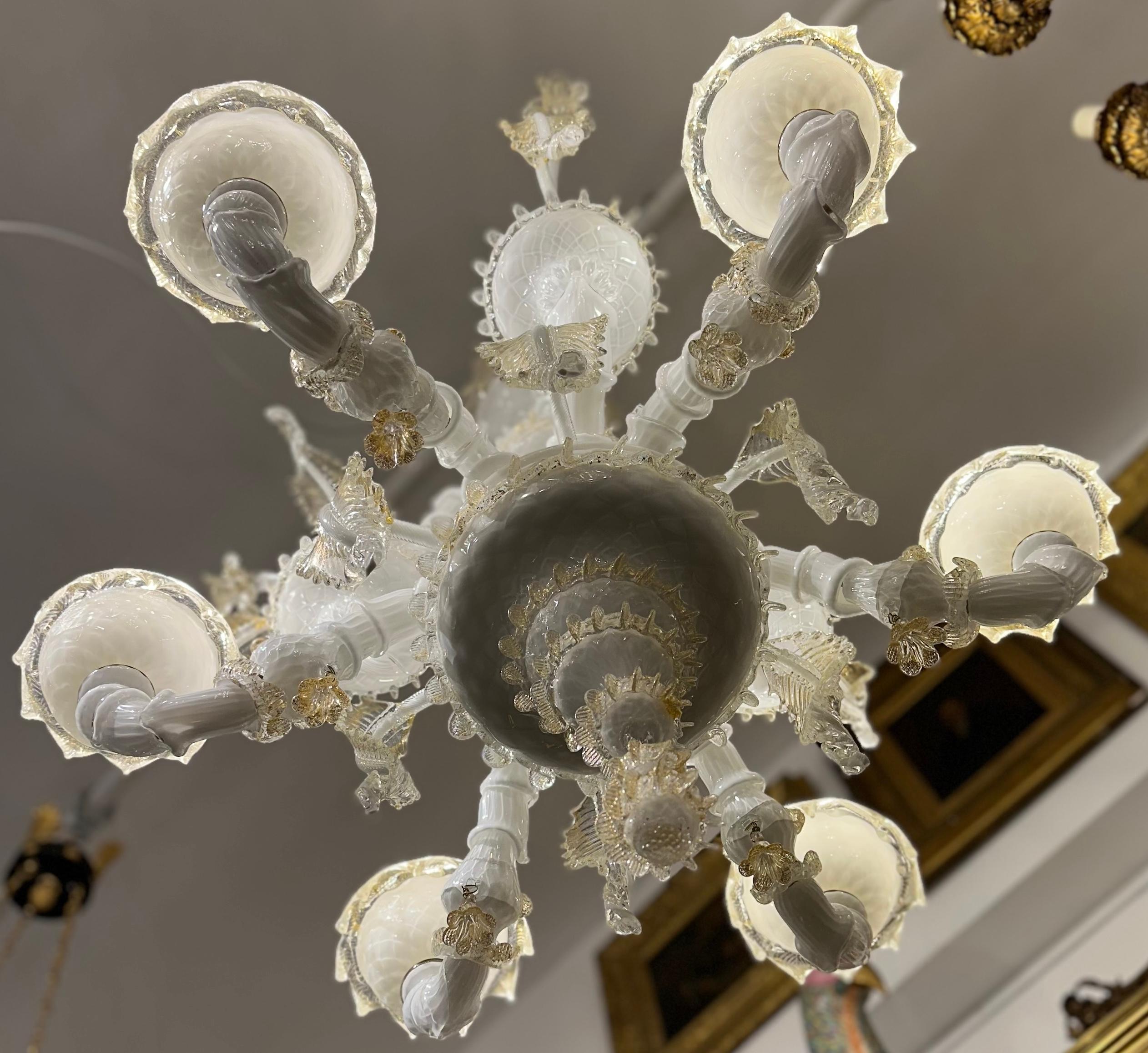 Murano Chandelier In Frosted White And Gold  In Good Condition For Sale In Southall, GB