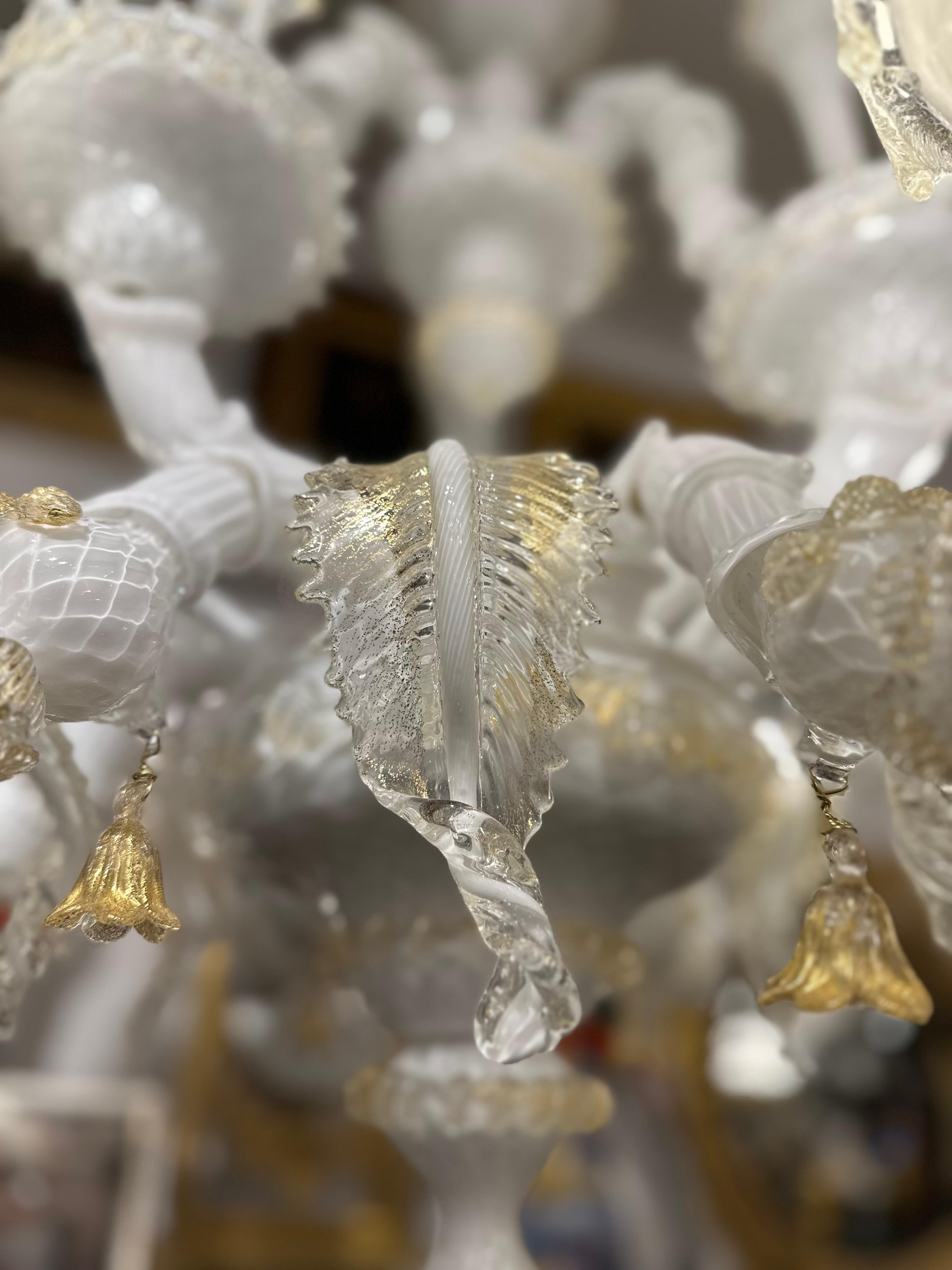 Contemporary Murano Chandelier In Frosted White And Gold  For Sale