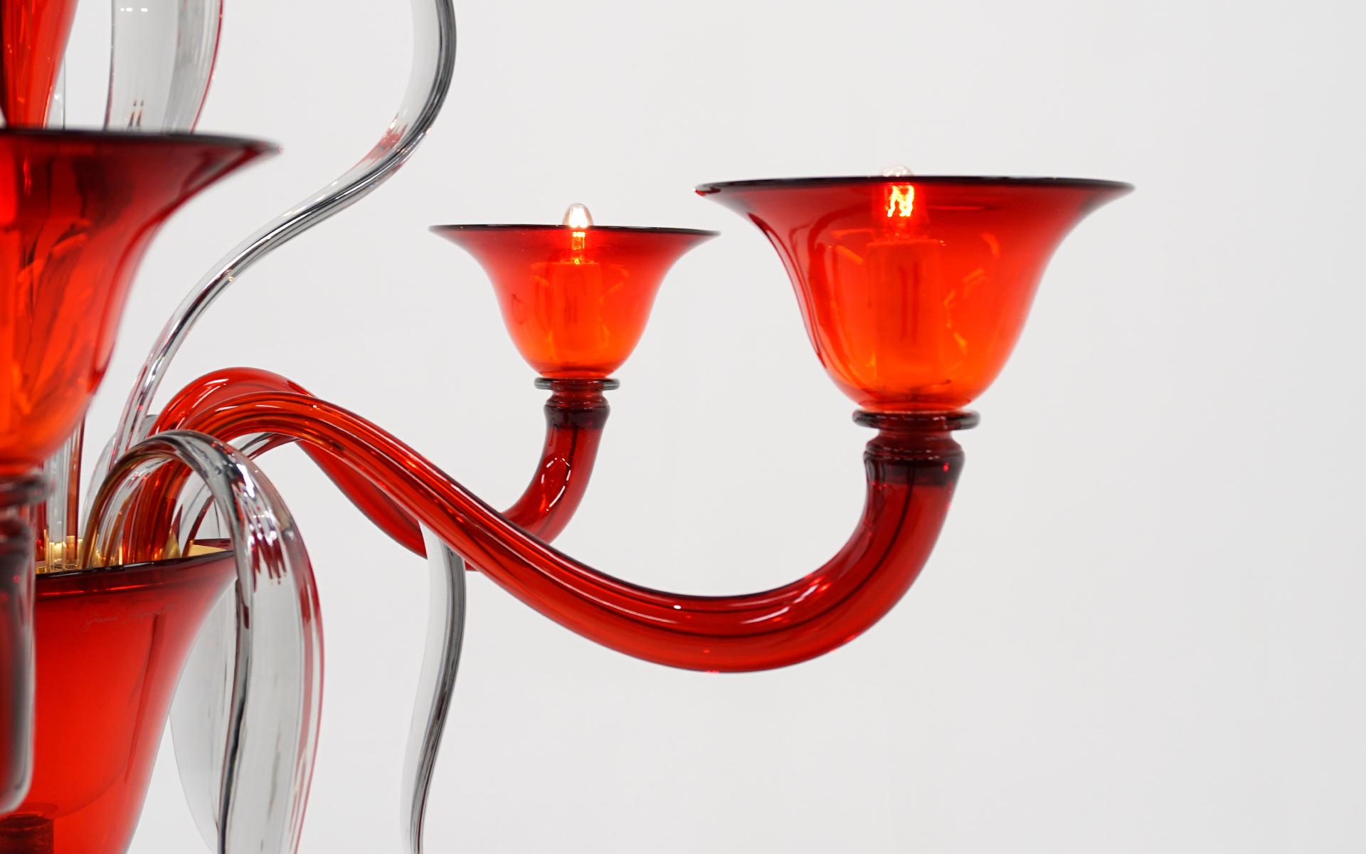 Verre Lustre de Murano en verre d'art rouge et transparent avec baldaquin en verre d'origine en vente