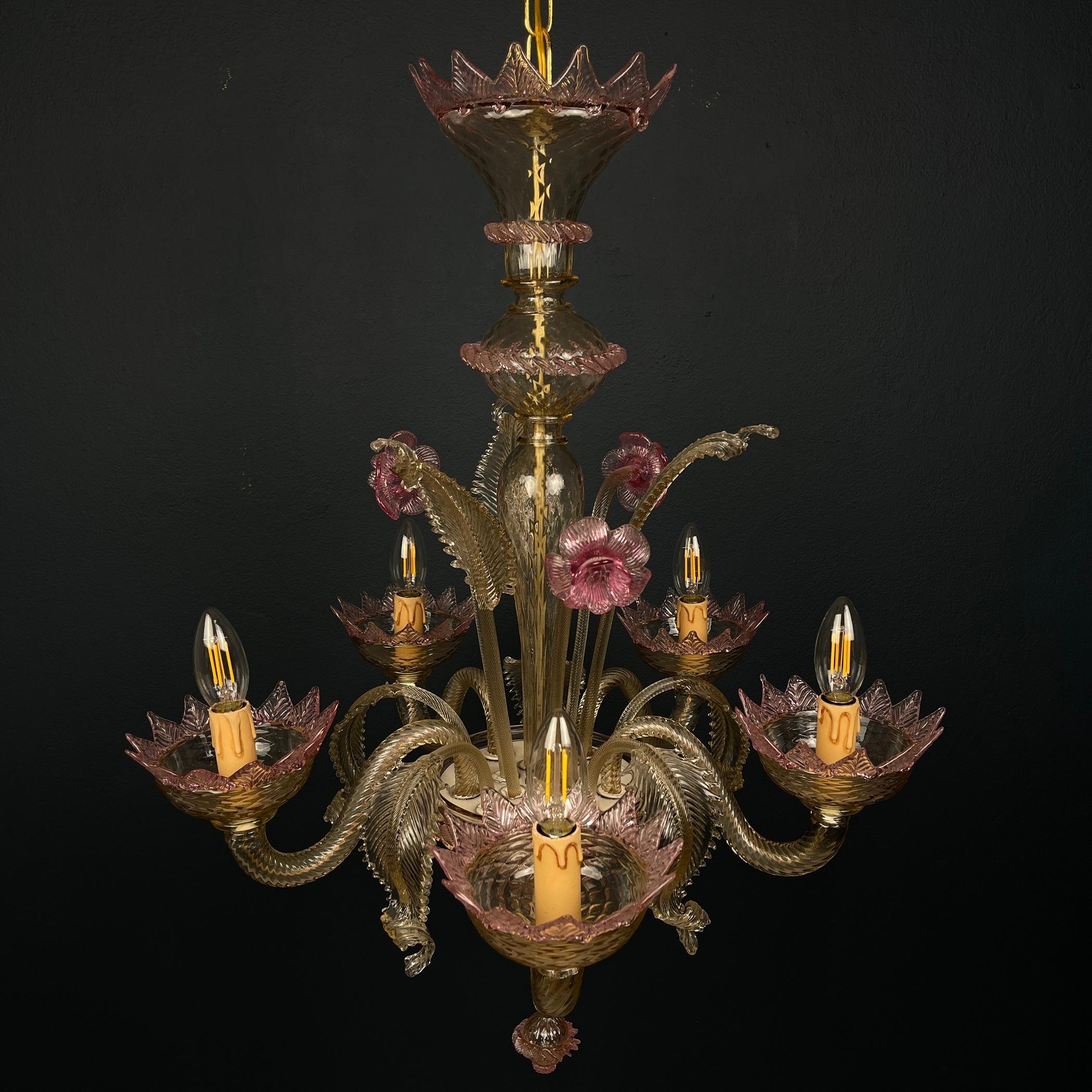 Italian Murano chandelier Italy 1980s Pink and clear For Sale
