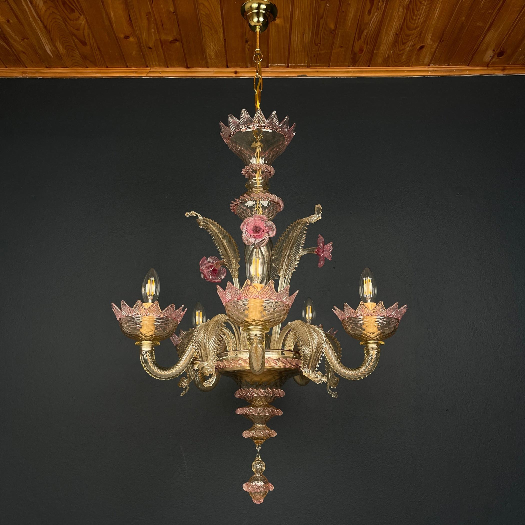Murano chandelier Italy 1980s Pink and clear For Sale 1