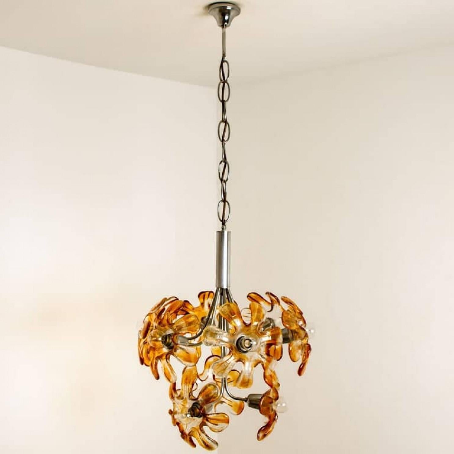 Murano-Kronleuchter aus orangefarbenem Klarglas, Chrom, von Mazzega, 1960er Jahre (Muranoglas) im Angebot