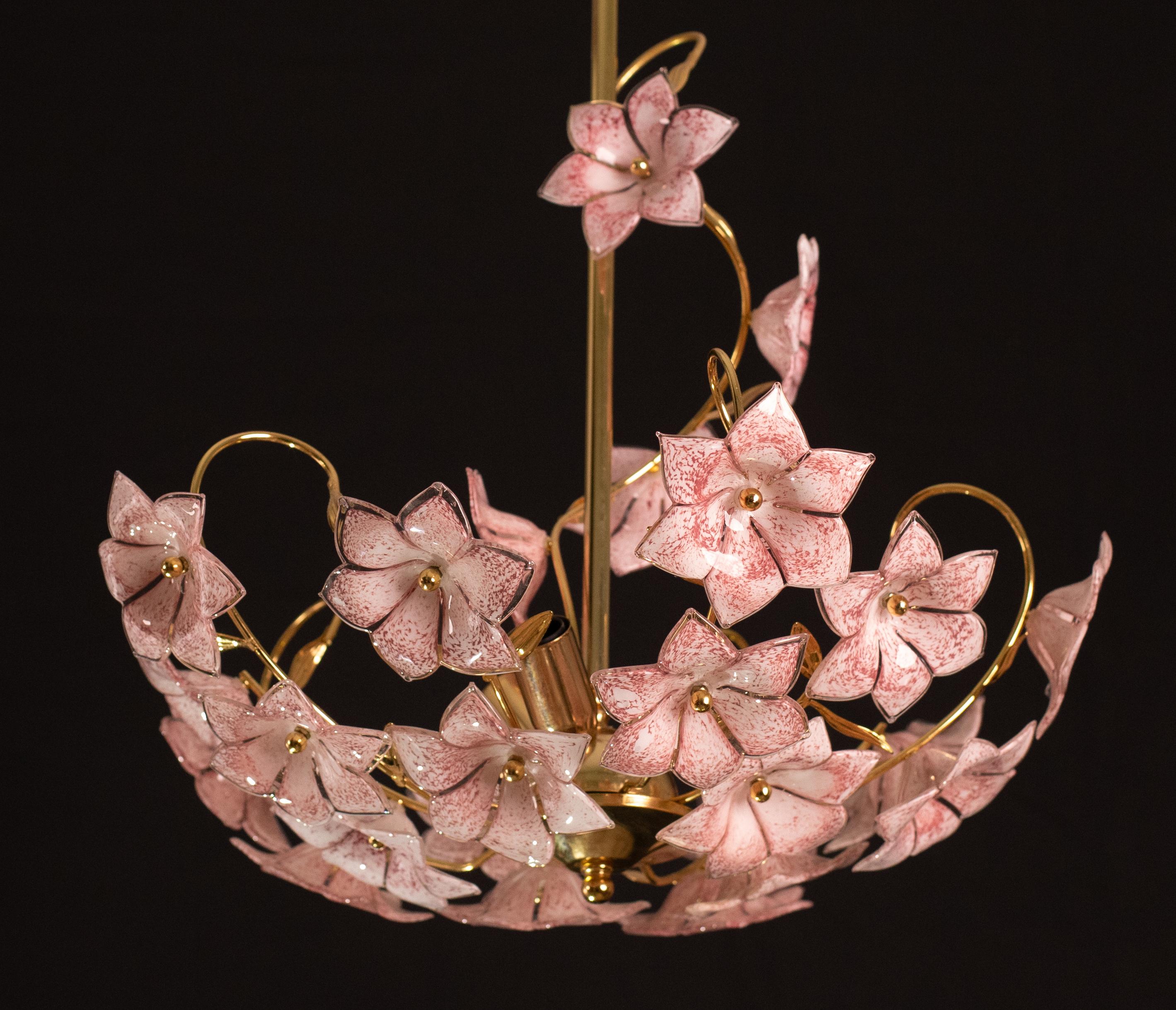 Lustre de Murano à fleurs roses, 1970 en vente 7