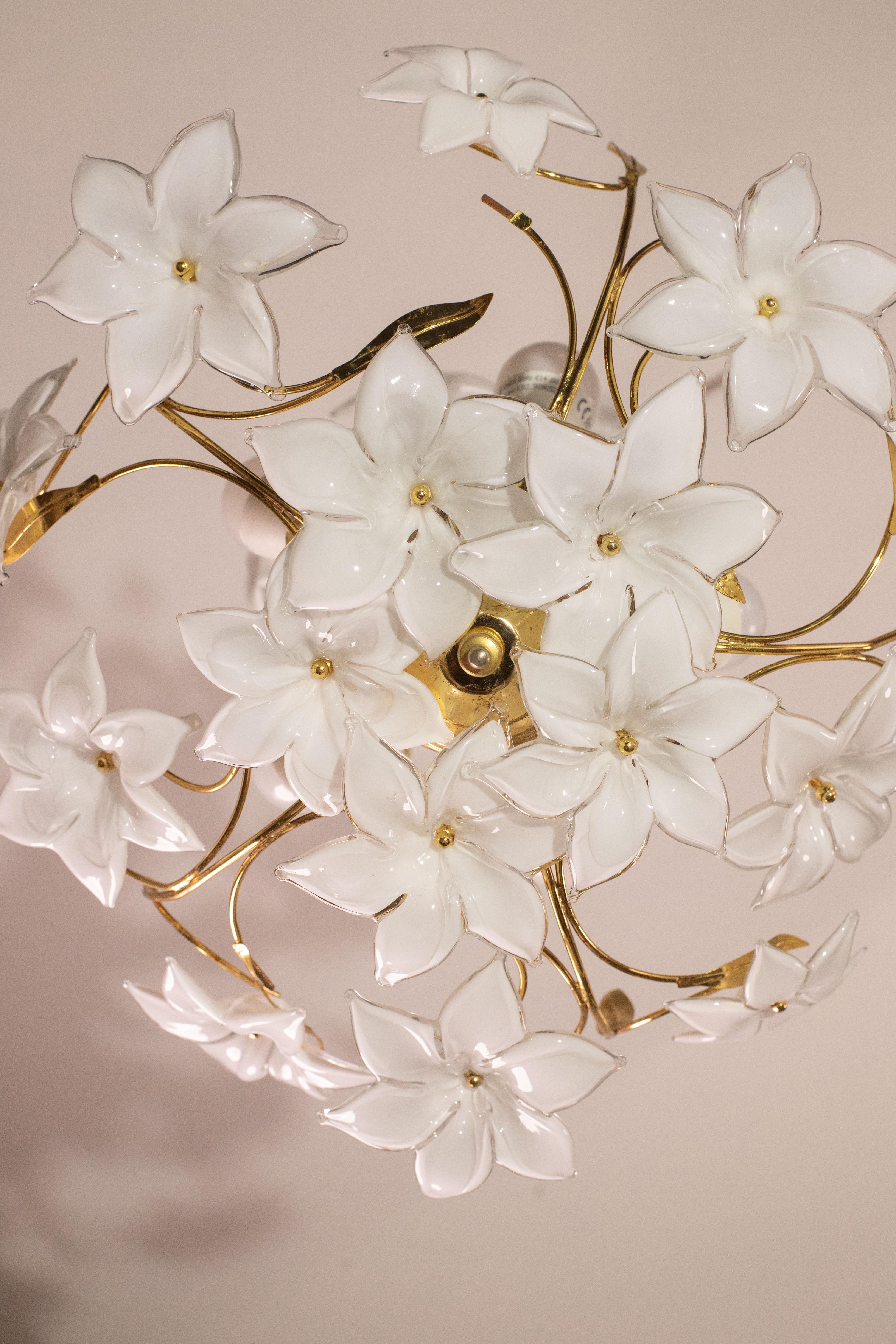 Murano Chandelier White Flowers, 1970 6