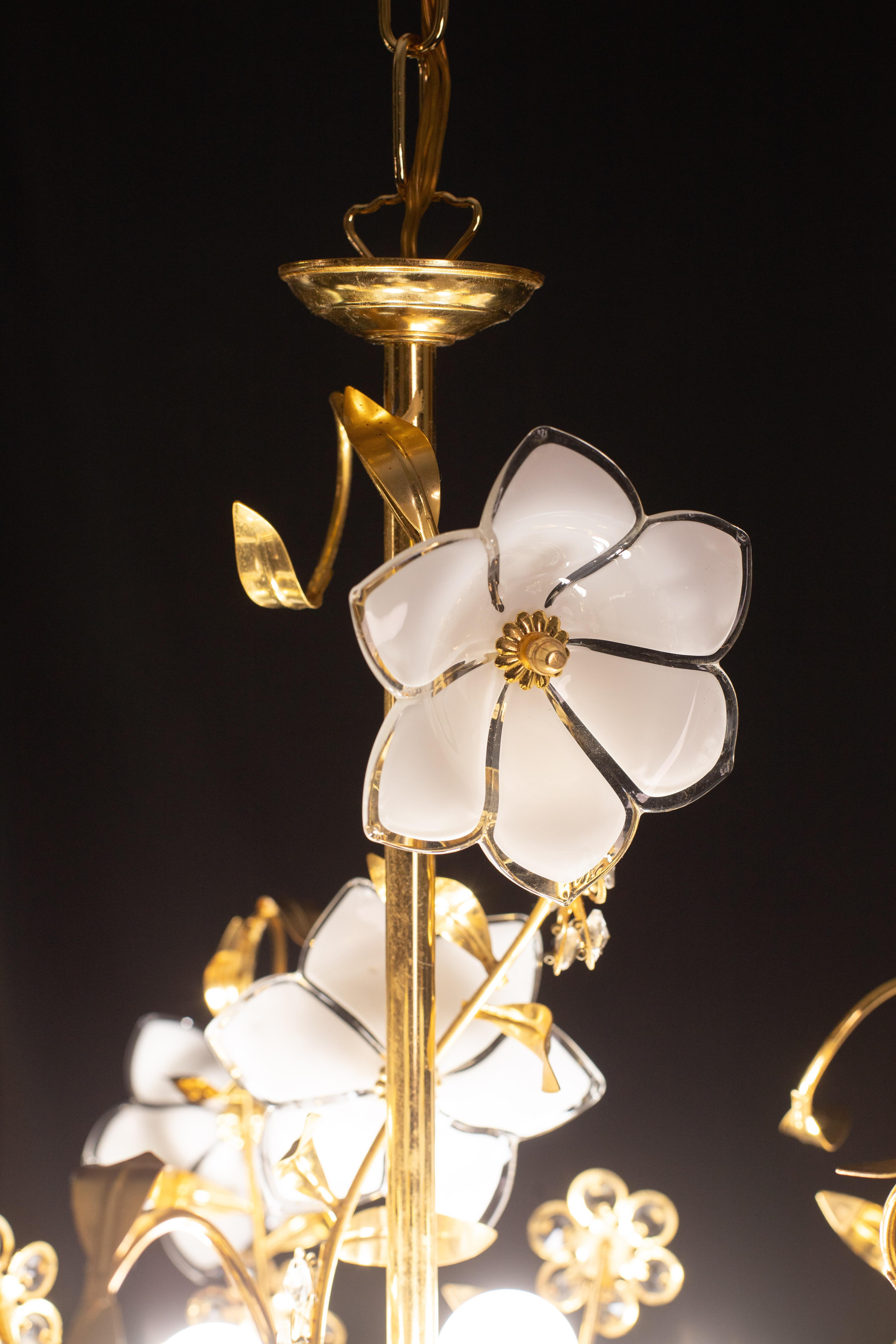 Late 20th Century Murano Chandelier White Flowers, 1970 For Sale