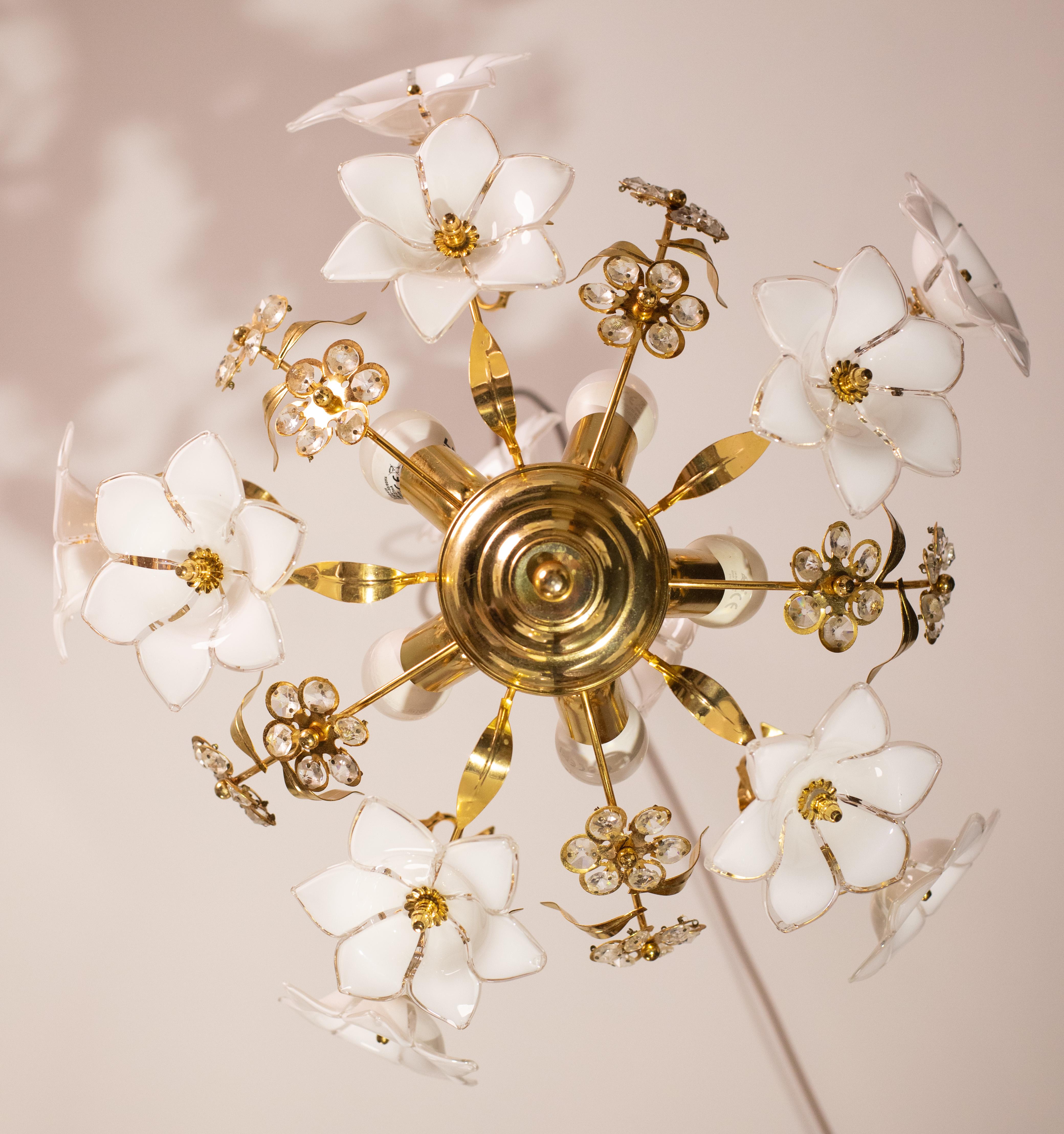 Murano Chandelier White Flowers, 1970 For Sale 2