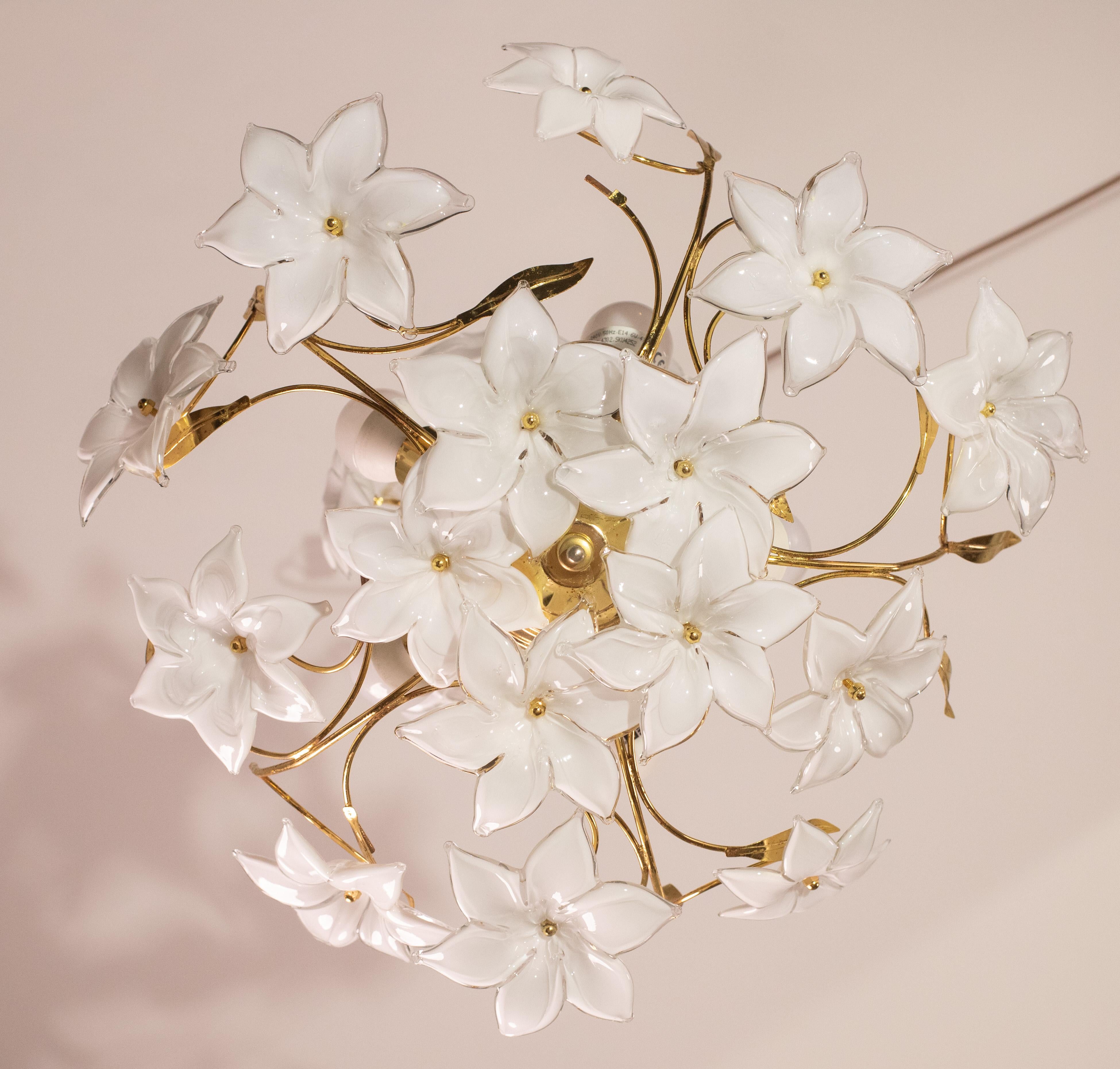 Murano Chandelier White Flowers, 1970 2