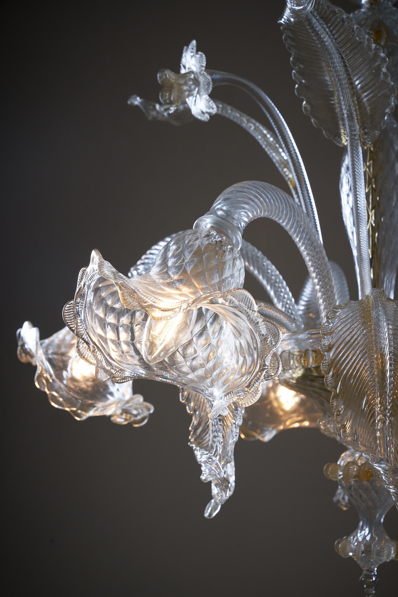 Lampadario di Murano con fiori a 6 bracci In condizioni buone in vendita a Mortsel, BE