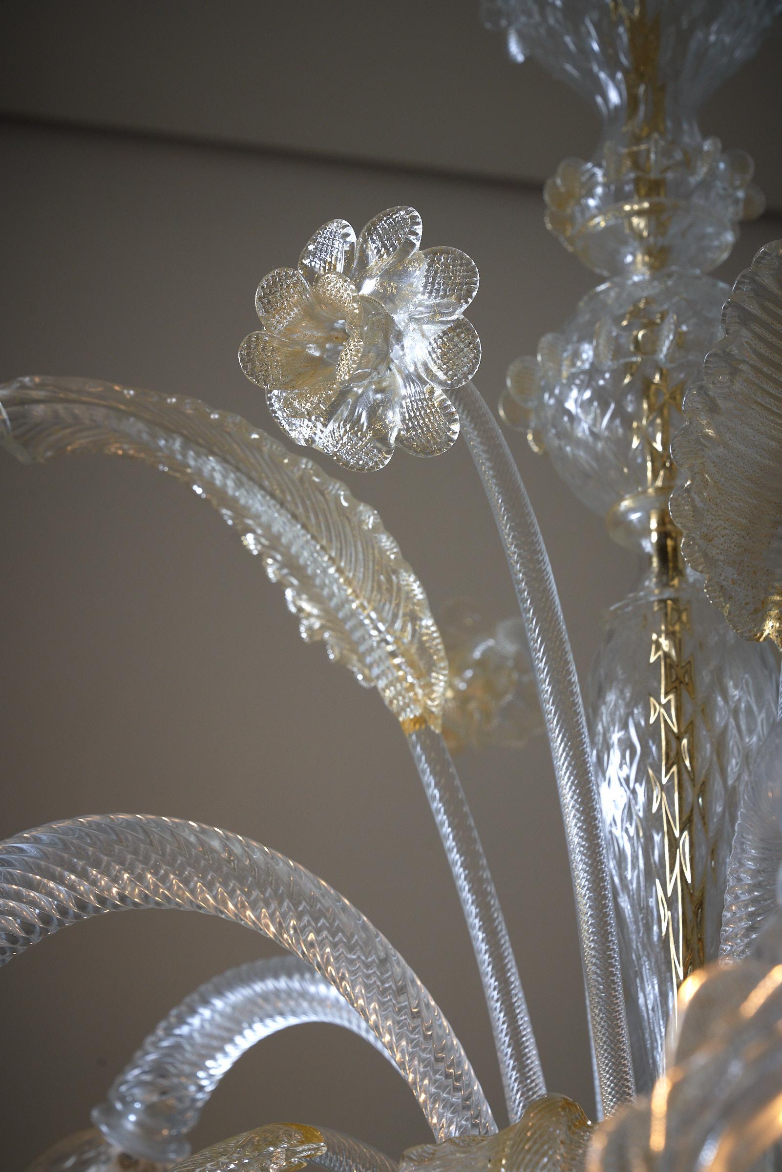 Vetro artistico Lampadario di Murano con fiori a 6 bracci in vendita