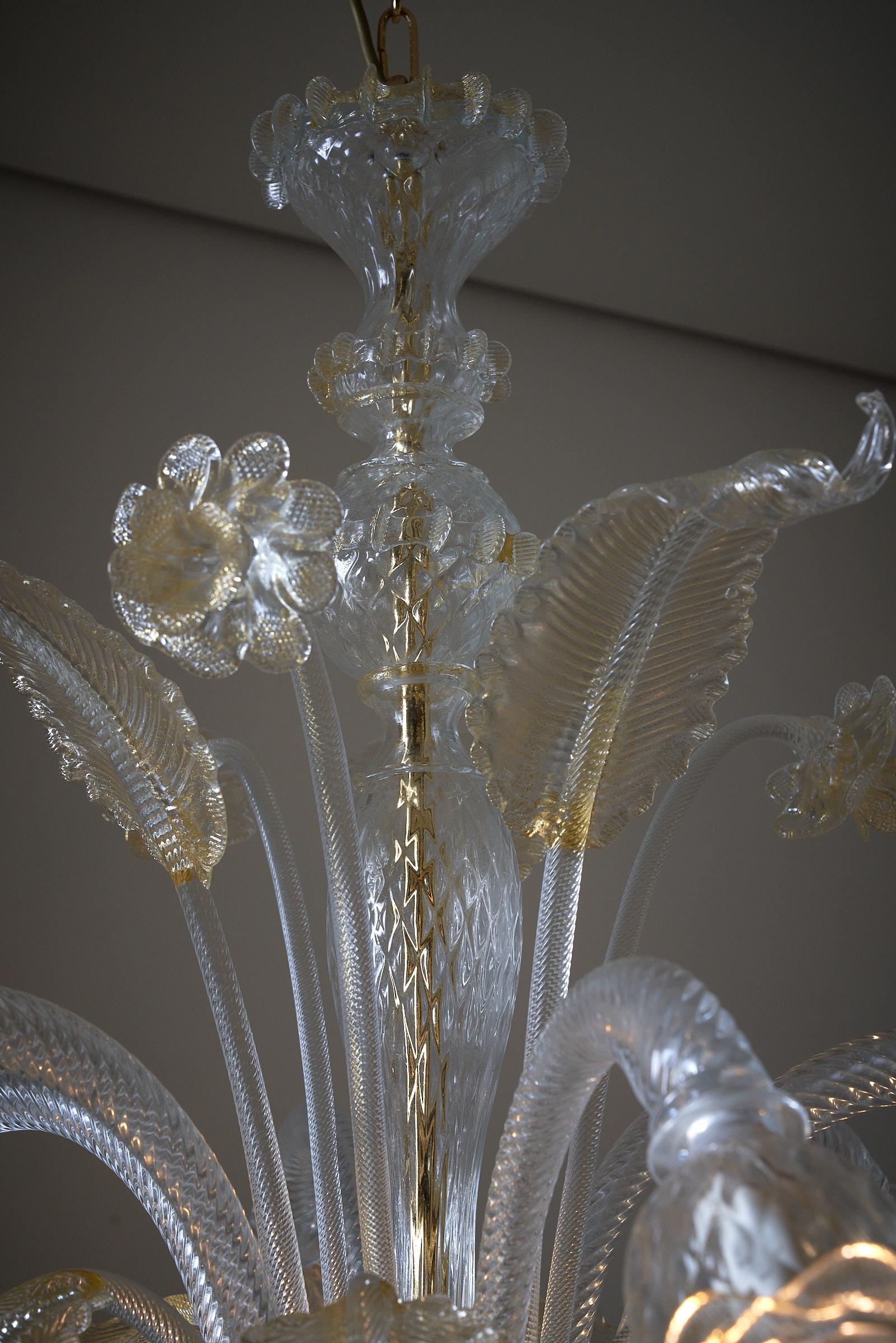 Lampadario di Murano con fiori a 6 bracci in vendita 2