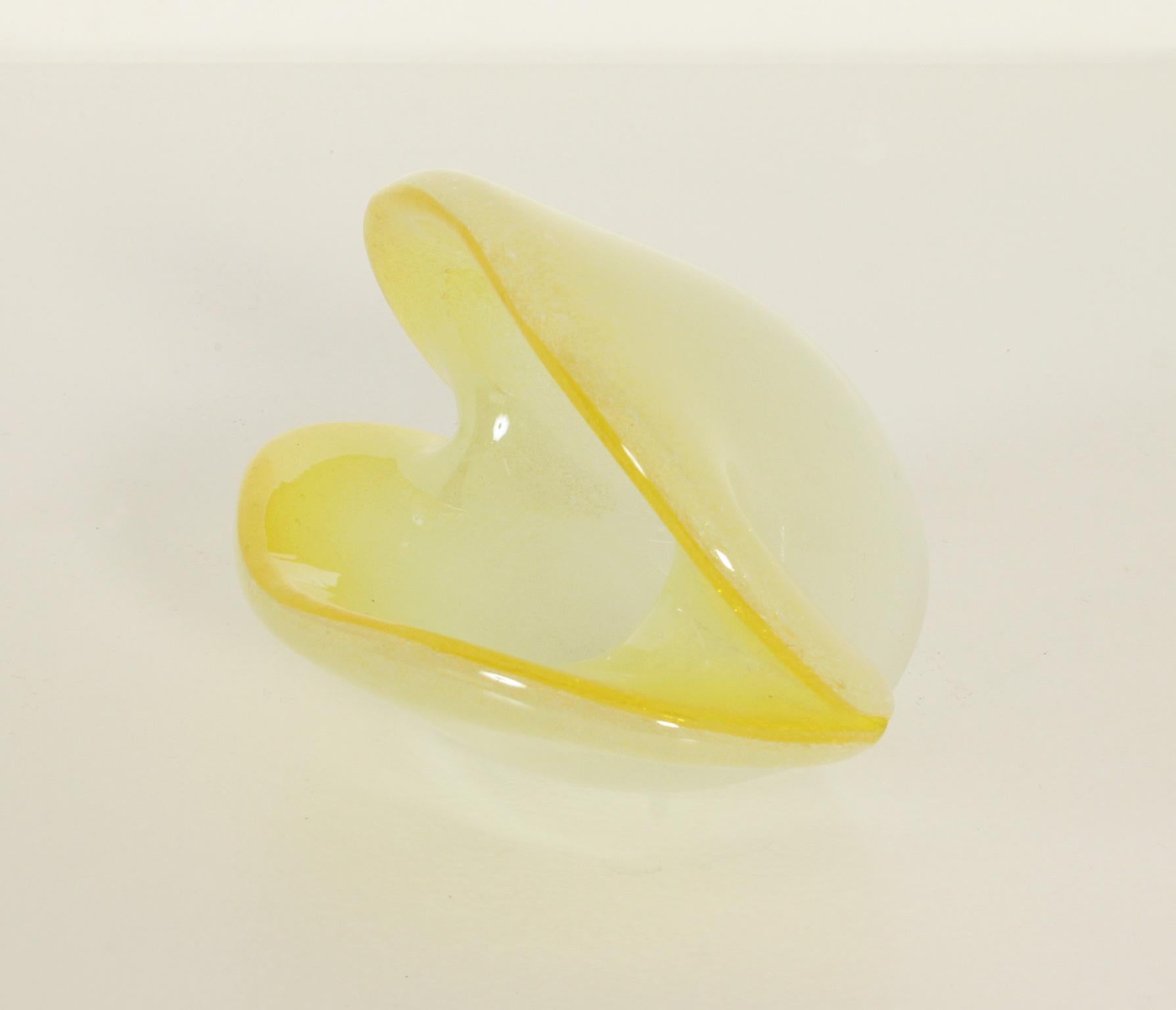 Murano Glass Murano Clam Shell Bowl in Pulegoso Glass, Italy, 1960's For Sale