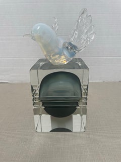 Murano clear glass and opaline bird on a sommerso murano glass base