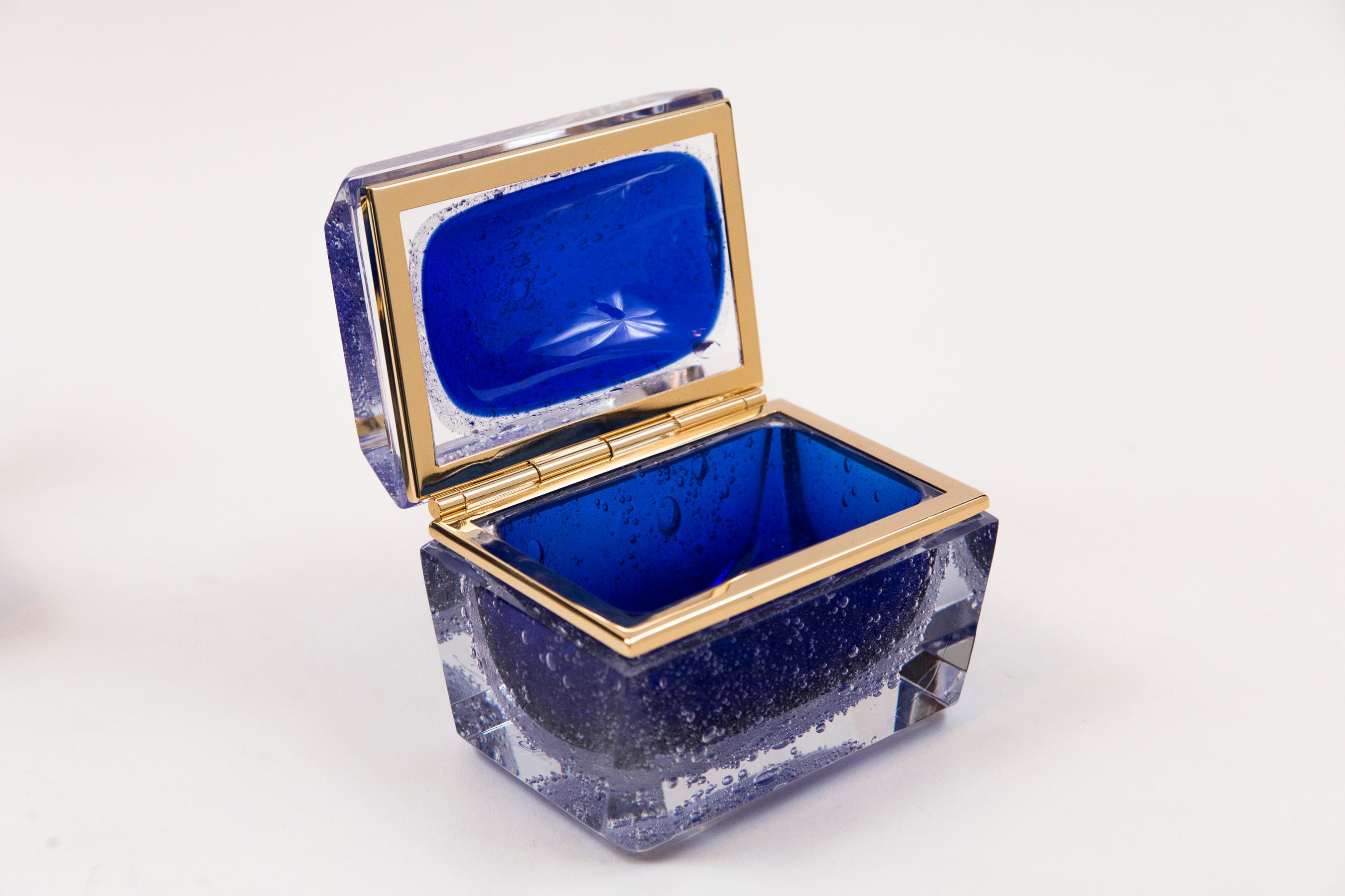 Contemporary Murano Cobalt Blue Pulegoso Chamfered Rectangular Glass Box For Sale