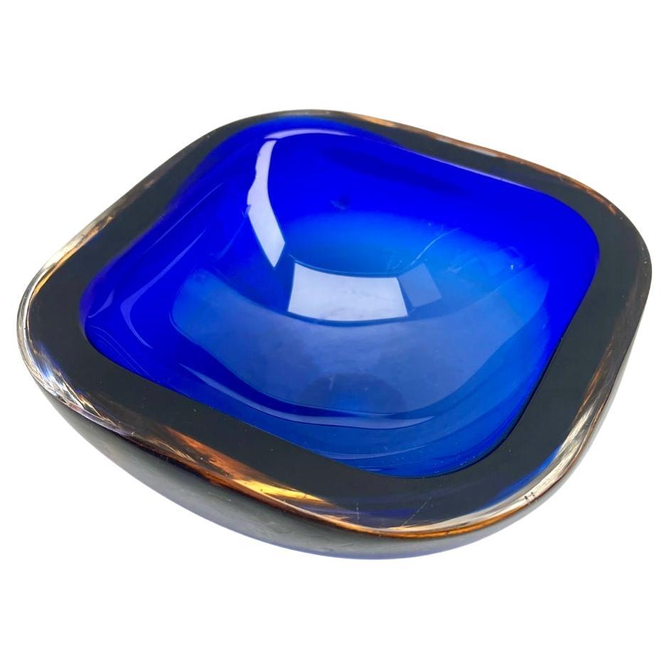 Murano Cobalt Glass Bowl Attributed to Flavio Poli for Seguso For Sale