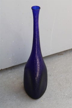 Bouteille en verre de Murano enroulée bleu cobalt Seguso, design italien du milieu du siècle dernier
