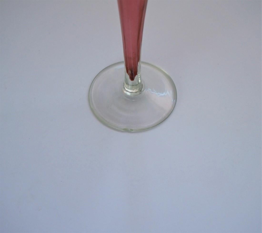 Murano Cranberry Art Glass Fazzoletto Vase In Good Condition For Sale In Frankfurt am Main, DE