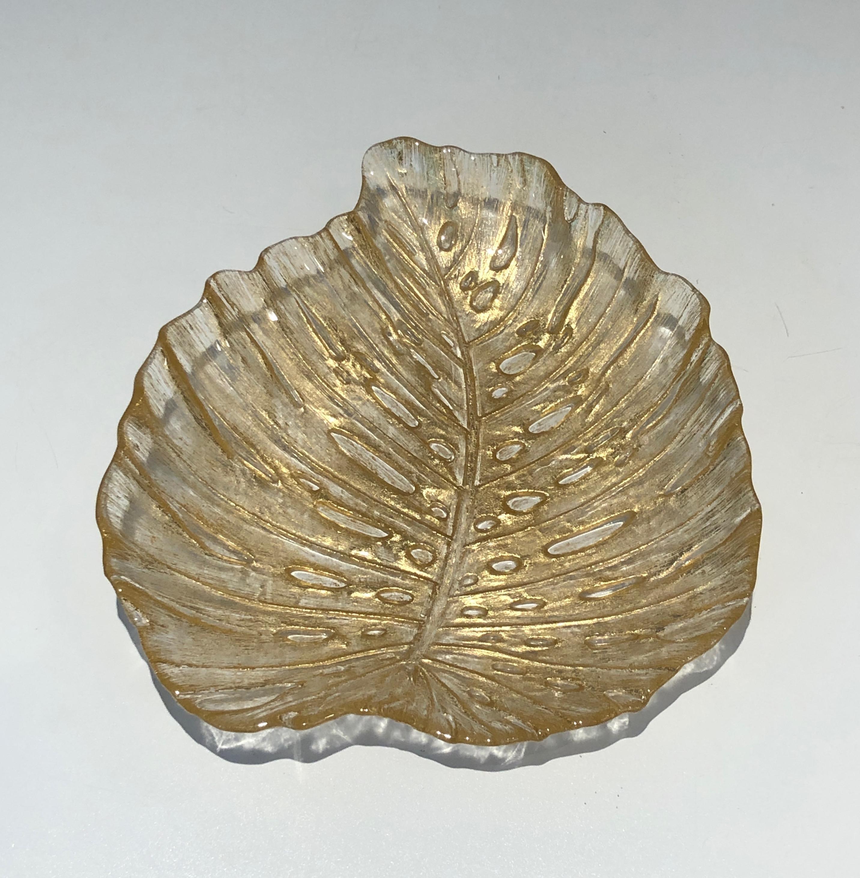 Français Vide-Poche de Murano en forme de feuille de chêne cristallin, œuvre italienne, vers 1970 en vente