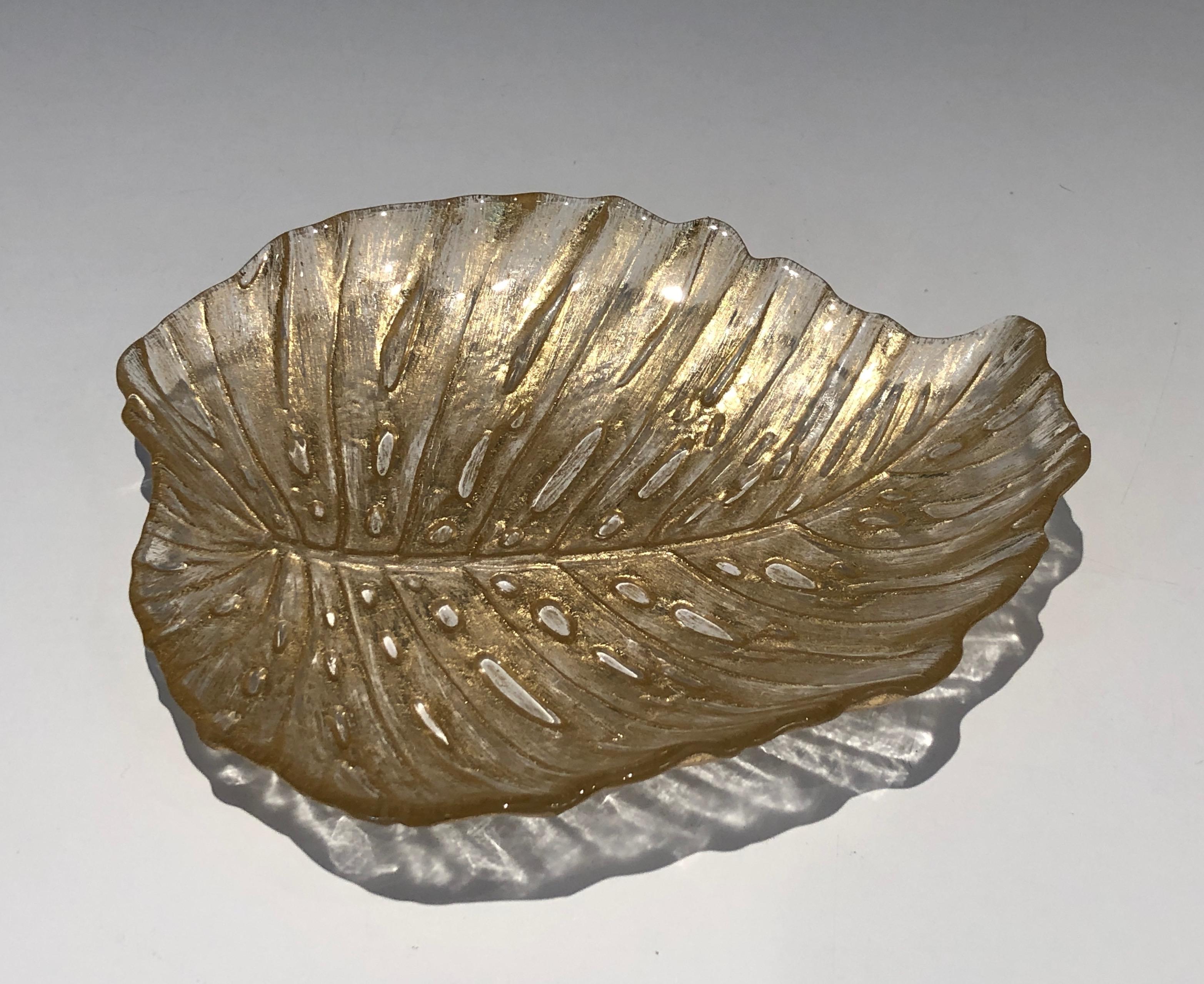 Cristal Vide-Poche de Murano en forme de feuille de chêne cristallin, œuvre italienne, vers 1970 en vente