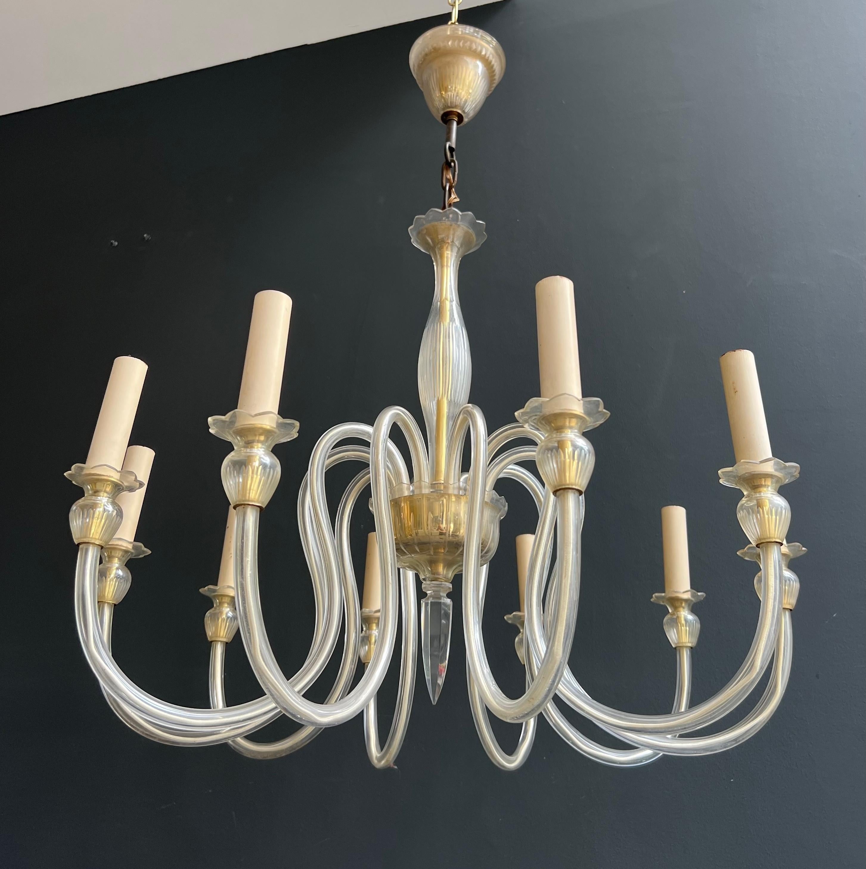 Araña de cristal de Murano con 10 brazos. Obra italiana. Alrededor de 1970 en venta 13
