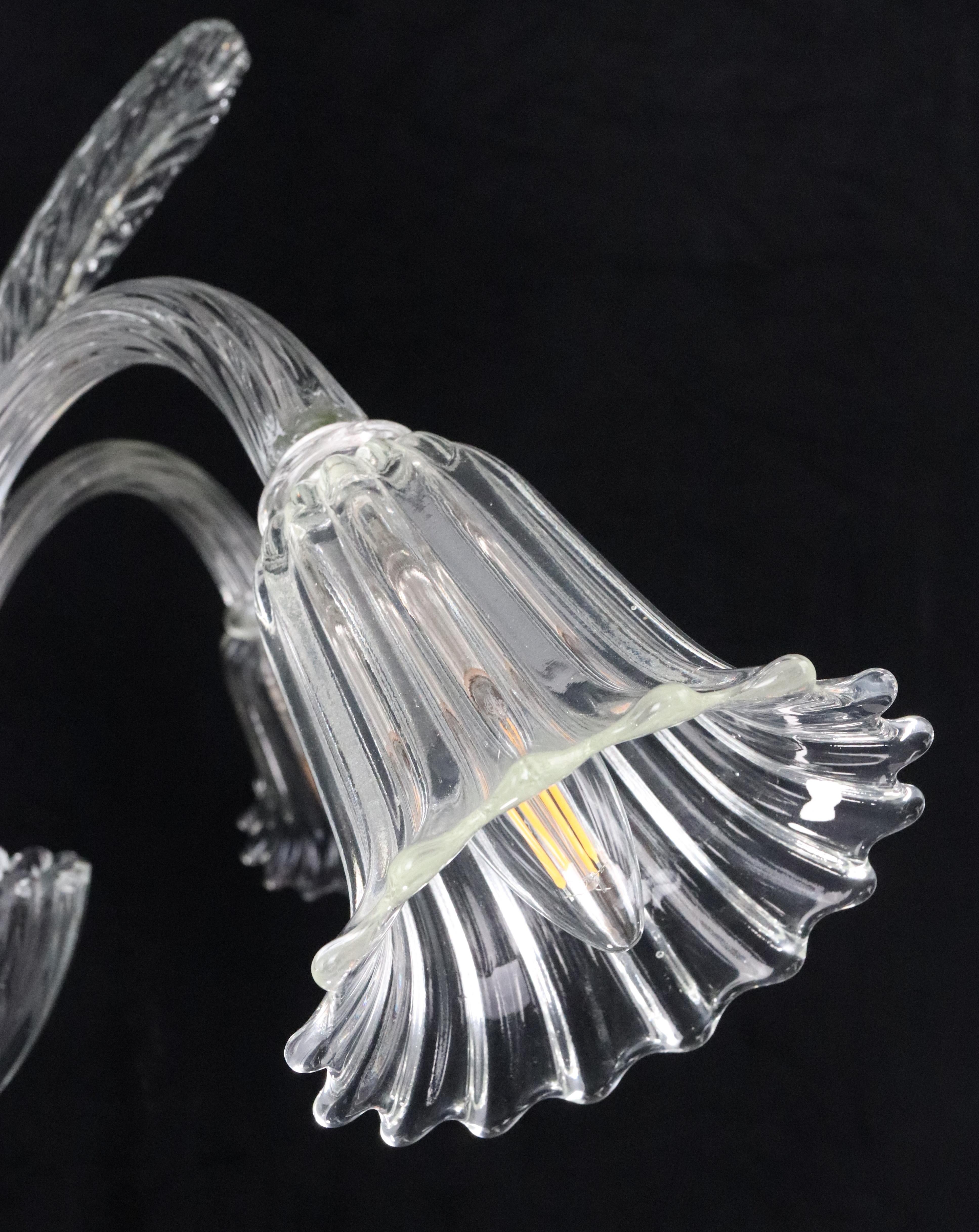 XX secolo Lampadario a tre bracci a J in cristallo di Murano con foglie Up & Up in vendita