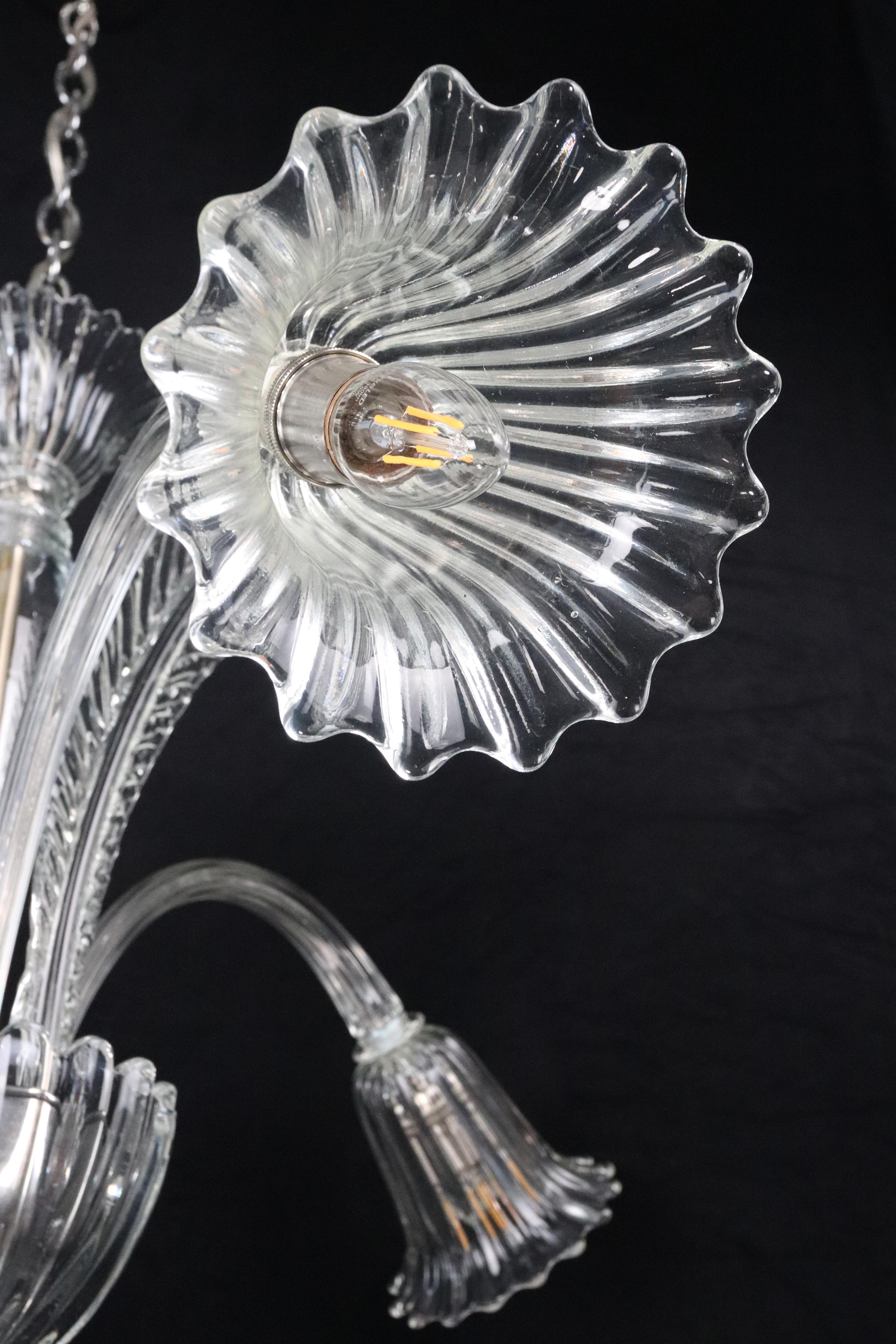 Lampadario a tre bracci a J in cristallo di Murano con foglie Up & Up in vendita 3