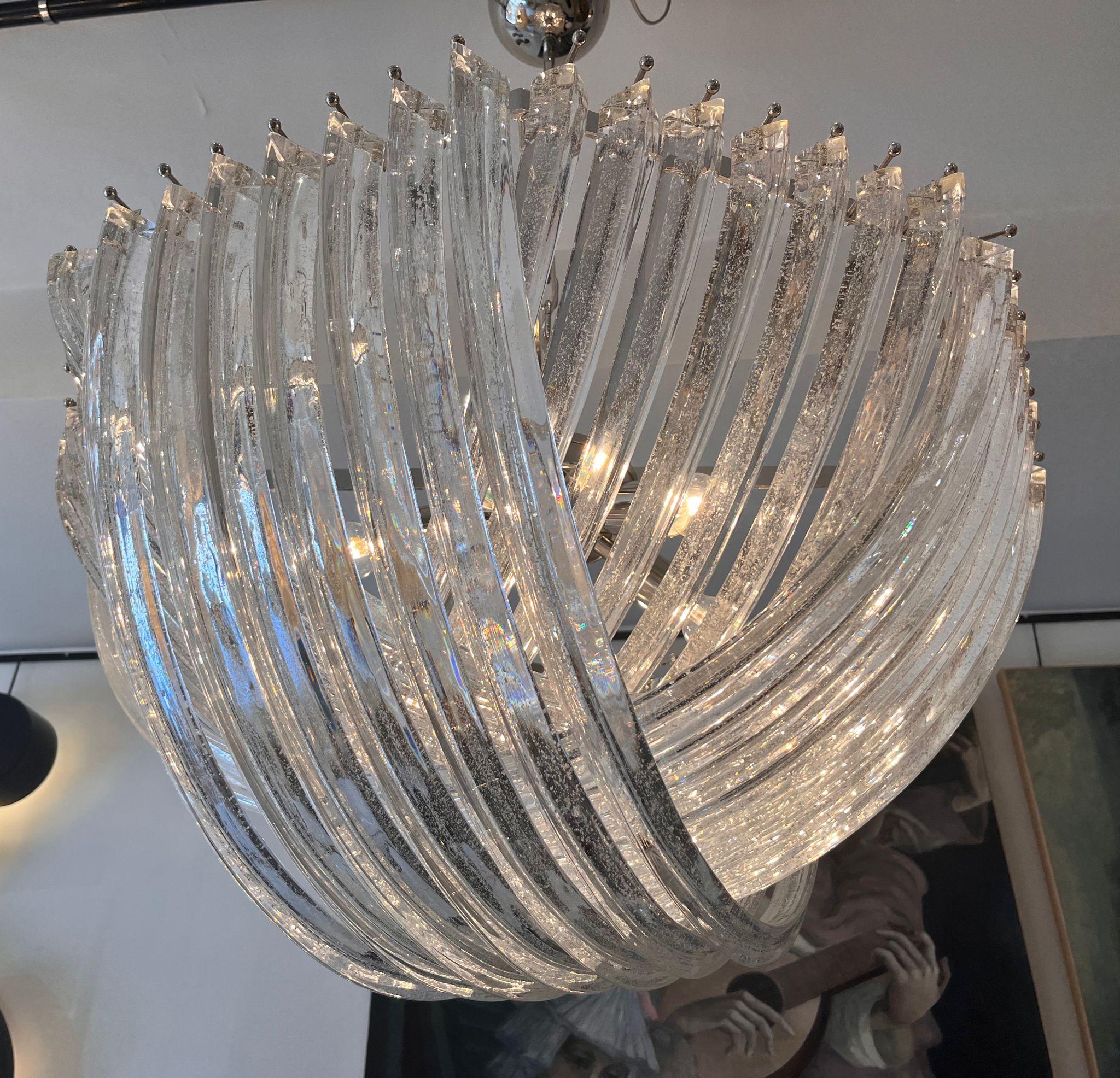 Murano-Kronleuchter mit geschwungenem funkelndem Kristall von Carlo Nason (Italienisch) im Angebot