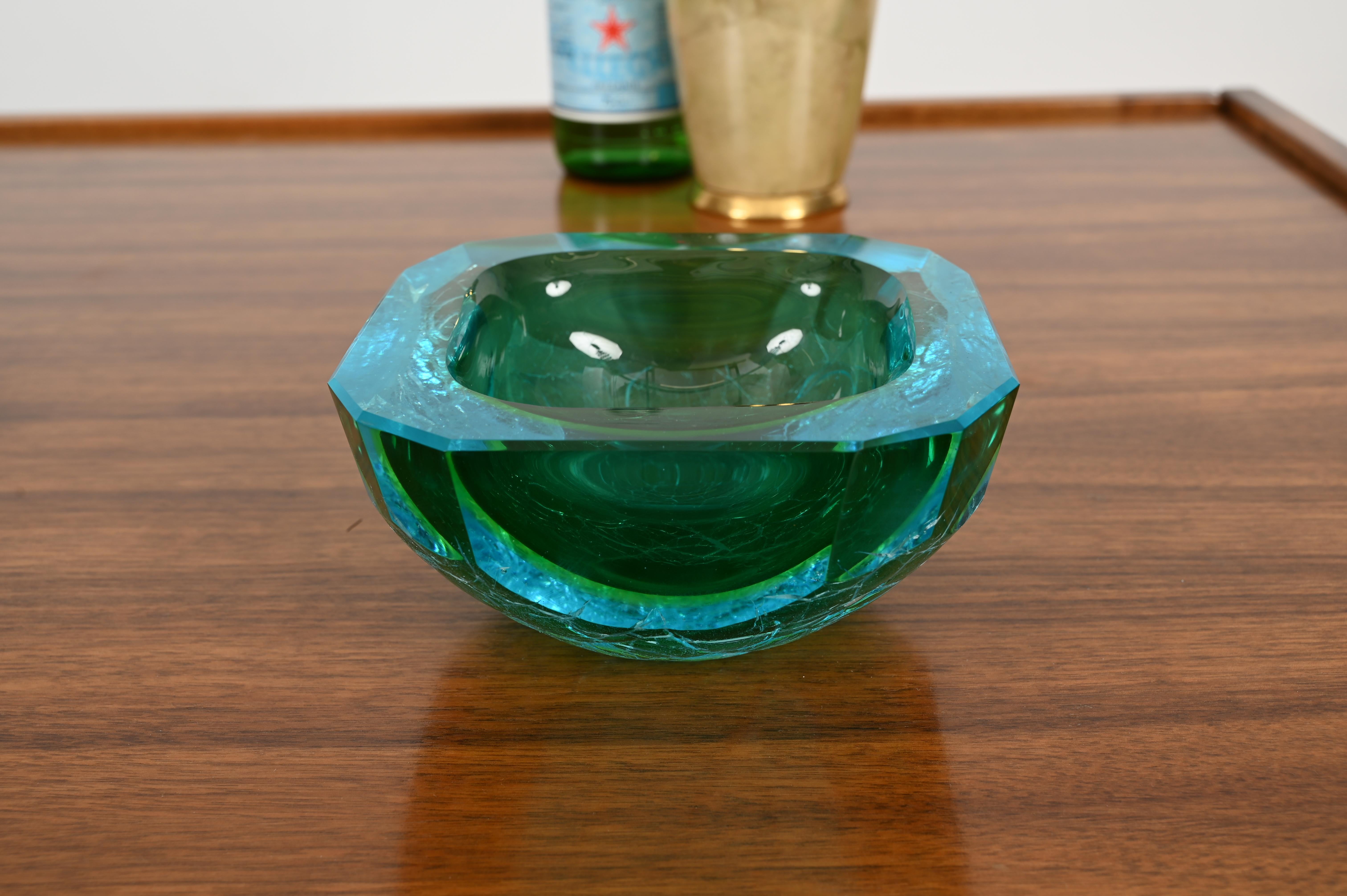 Cuenco decorativo Vide-Poche de Murano en cristal Sommerso esmerilado aguamarina, años 60 en venta 2