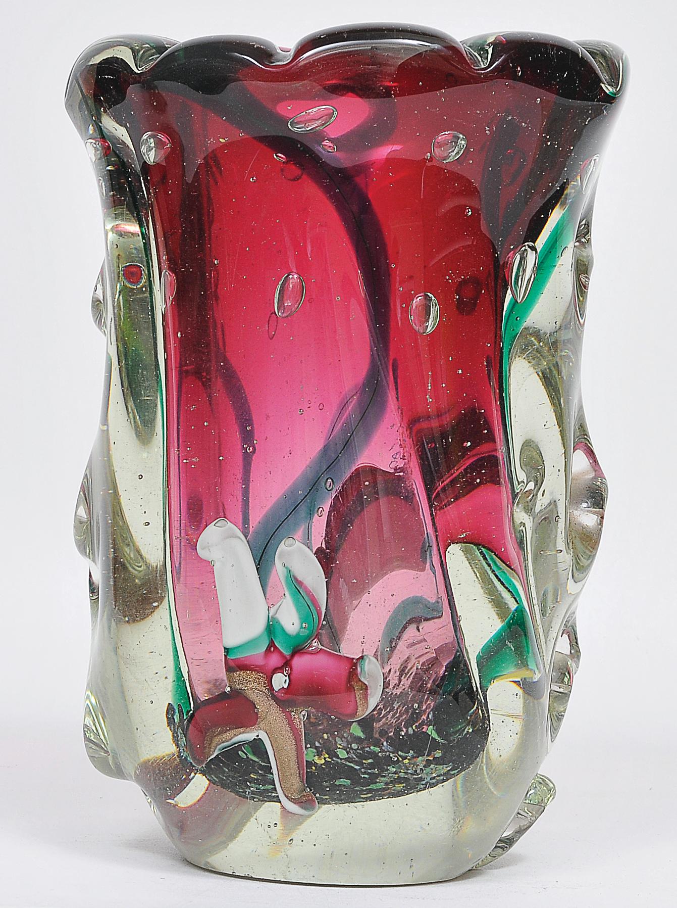 Incredible Handblown glass vase
Designed by Dino Martens, made by FRATELLI TOSO, 
circa 1950. With marine Motifs of Starfish, squid and aquatic plants.