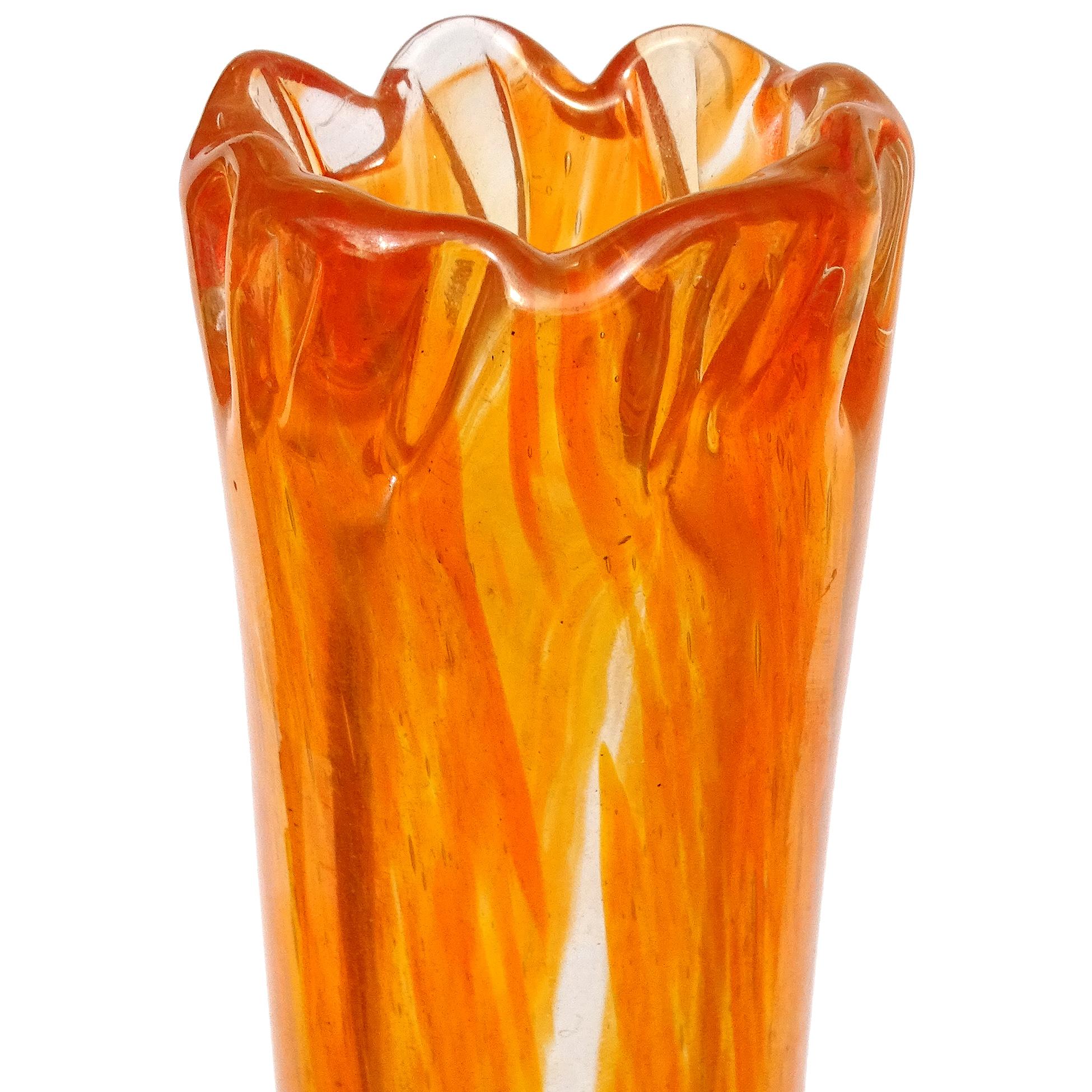 Vase à fleurs monumental en verre d'art italien irisé orange de Murano Dino Martens en vente 3