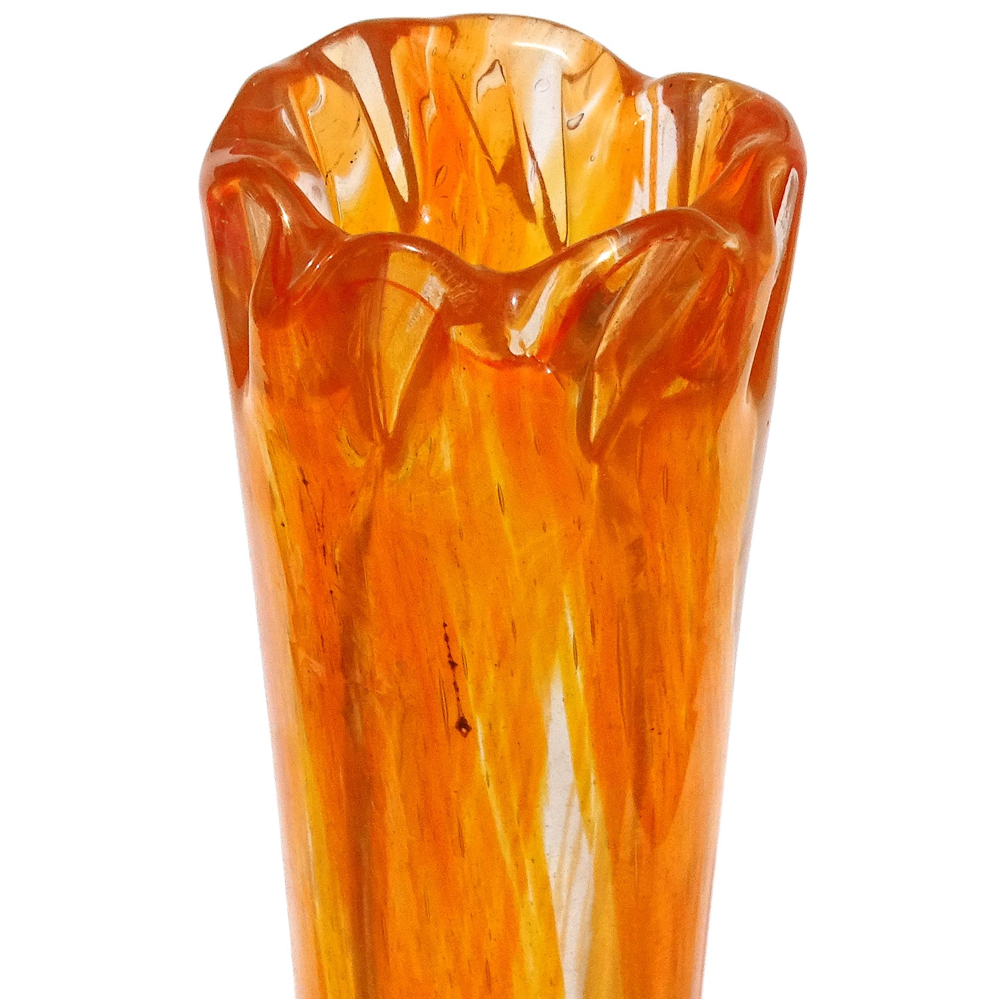 Vase à fleurs monumental en verre d'art italien irisé orange de Murano Dino Martens en vente 4