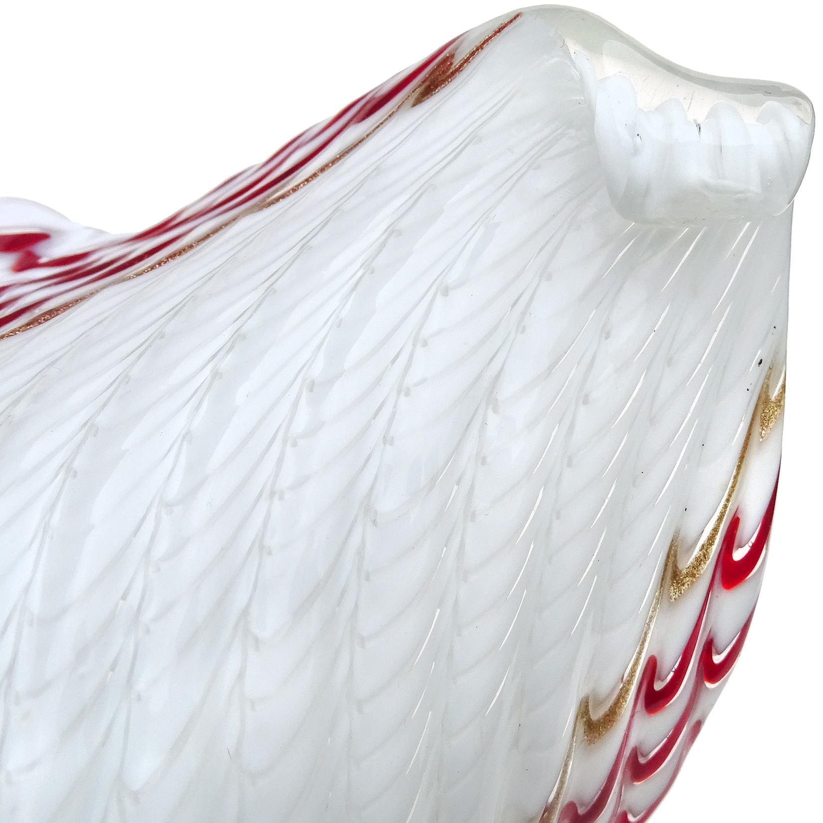 Tazón central de cristal artístico italiano de Murano Dino Martens con cintas de aventurina blancas y rojas en Bueno estado para la venta en Kissimmee, FL