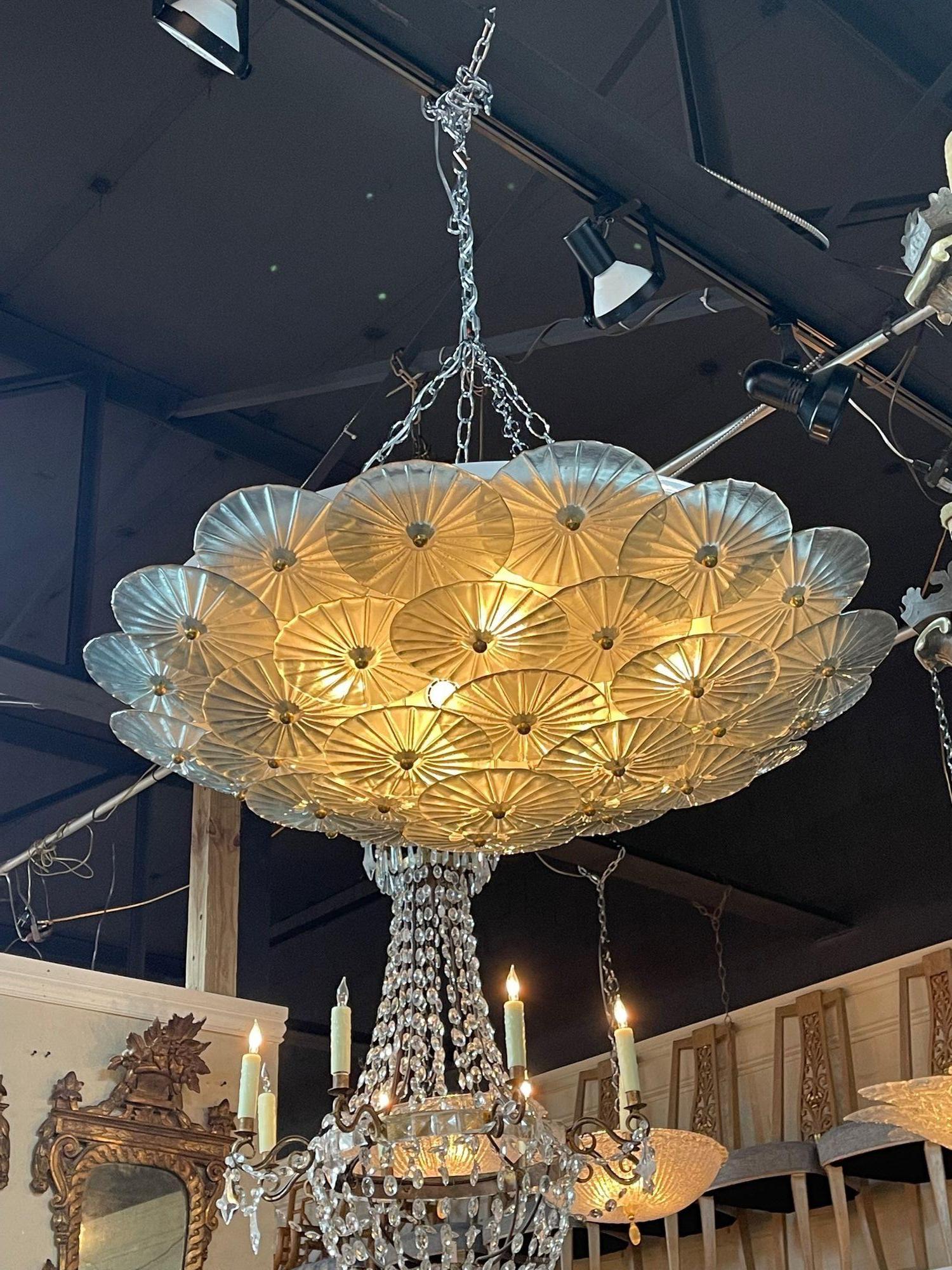 Lampadario da incasso moderno a disco in vetro di Murano in Greene & Greene. circa 2000. Un'ottima aggiunta a qualsiasi casa!