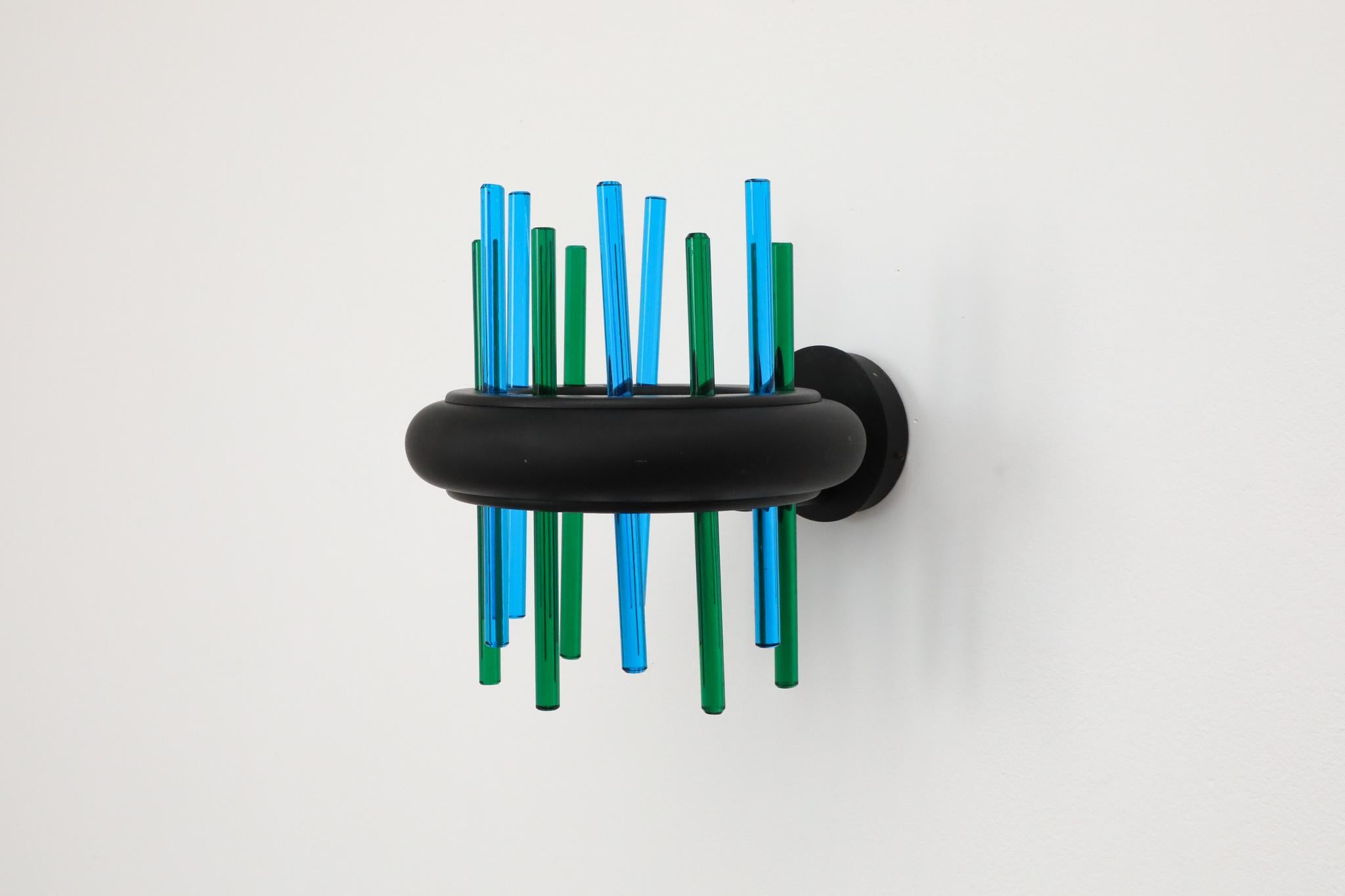 Aplique de pared de varilla de cristal azul y verde Murano Due, diseño italiano de los años 80 en Bueno estado para la venta en Los Angeles, CA