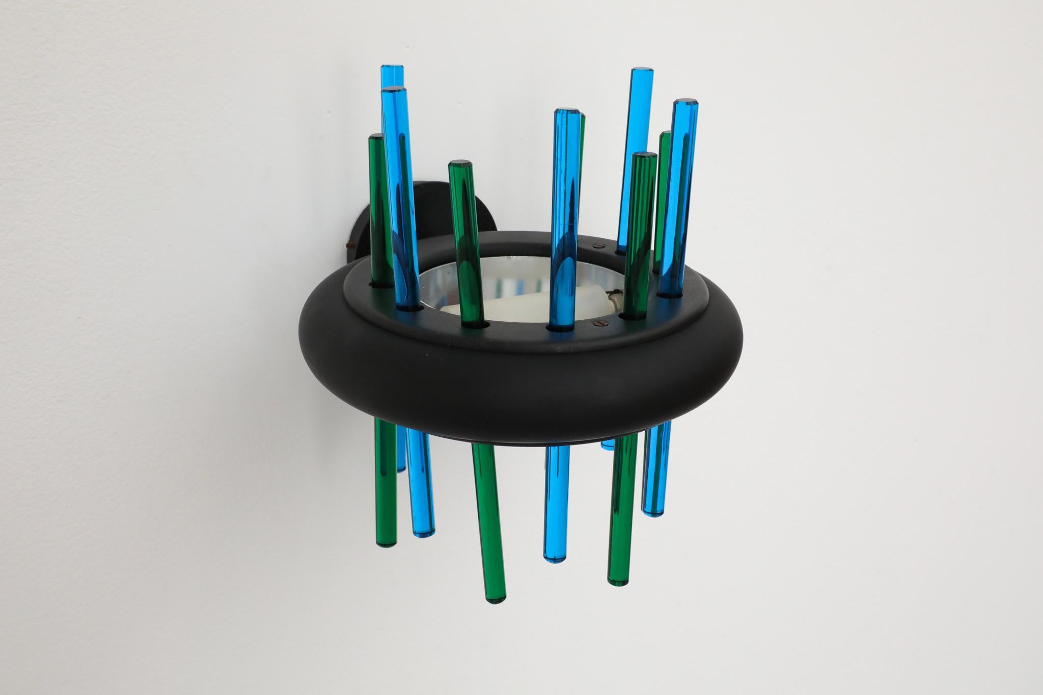 Aplique de pared de varilla de cristal azul y verde Murano Due, diseño italiano de los años 80 finales del siglo XX en venta