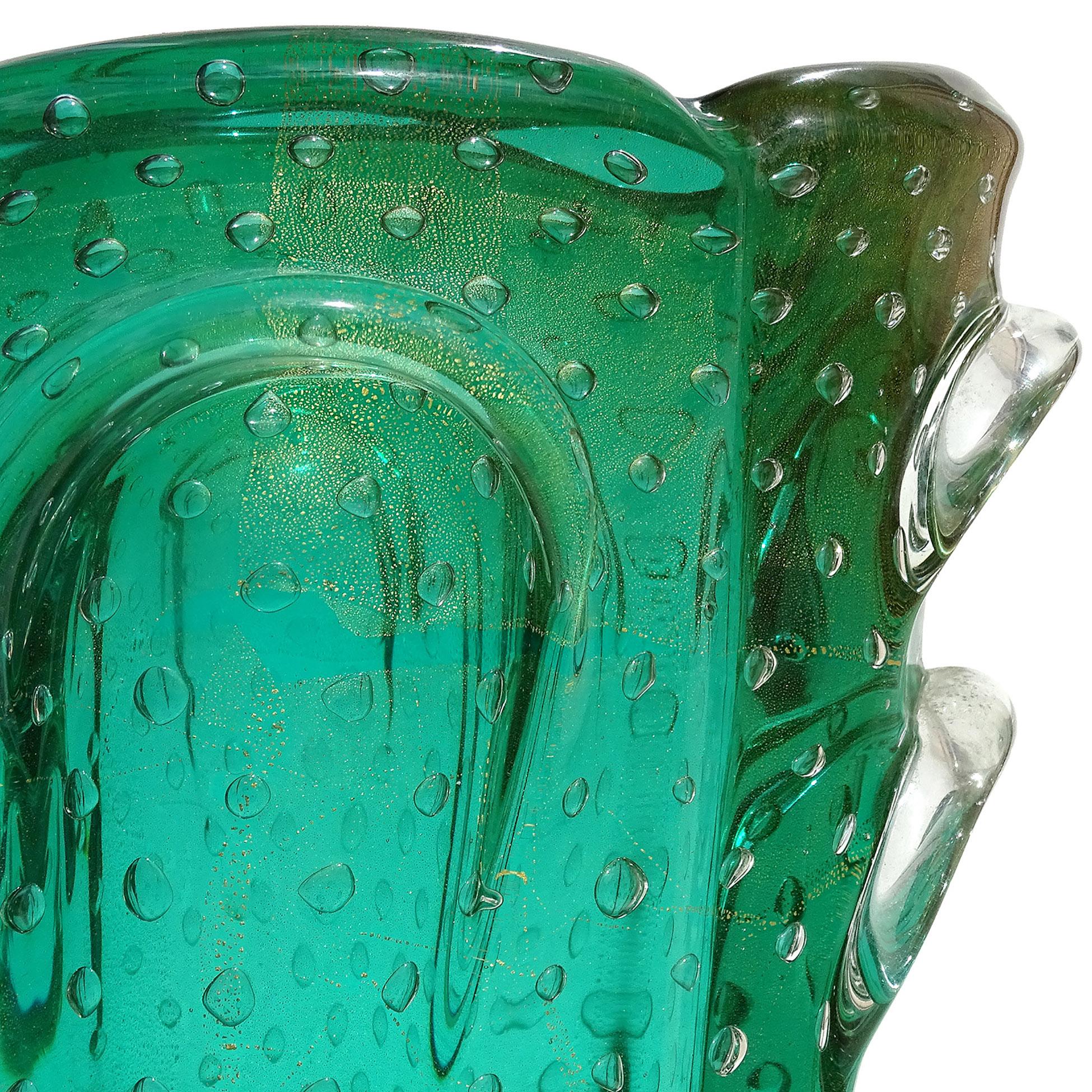 Italiano The Artful Green di Murano con bolle d'oro e fiori scultorei in vetro artistico italiano in vendita