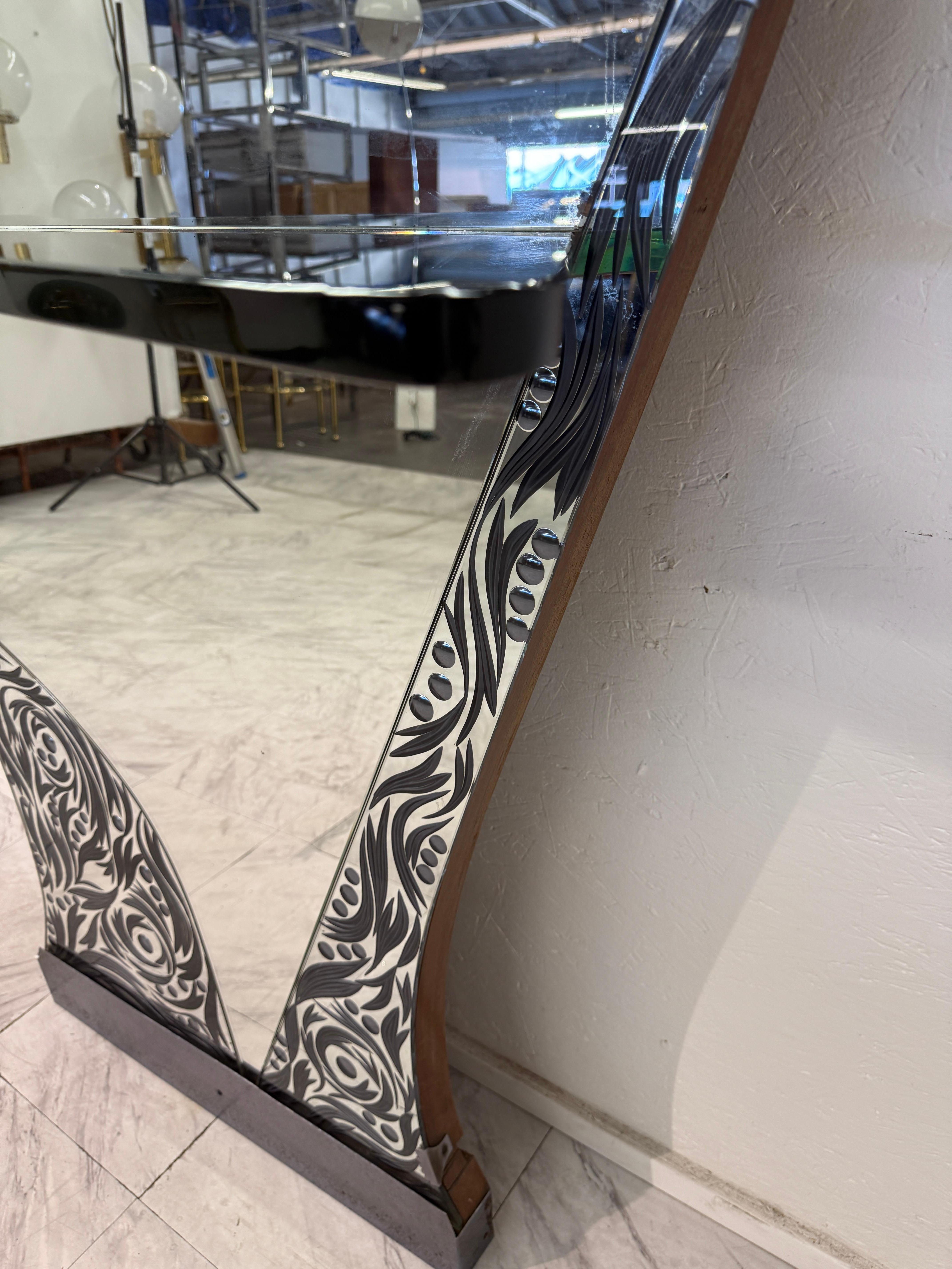 Murano Etched Glass Floor Mirror with Integrated Console Shelf 1950s In Good Condition For Sale In Los Angeles, CA