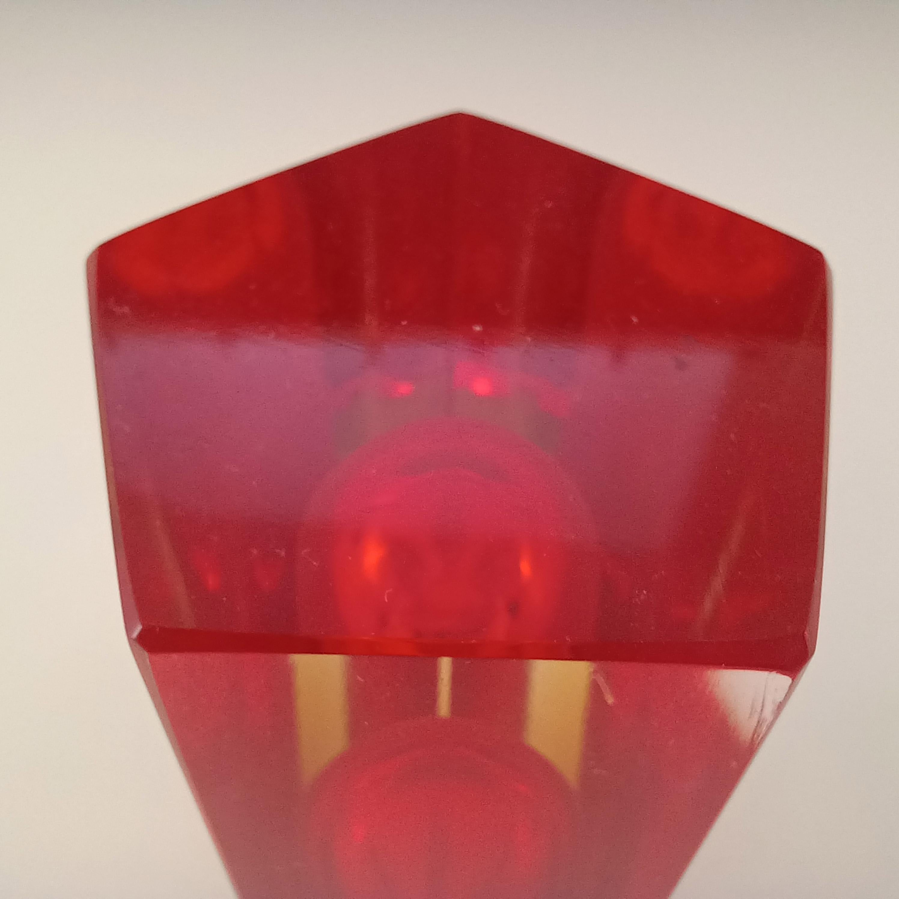 Verre Murano Glass Sommerso, bloc de verre rouge et ambre facetté en vente