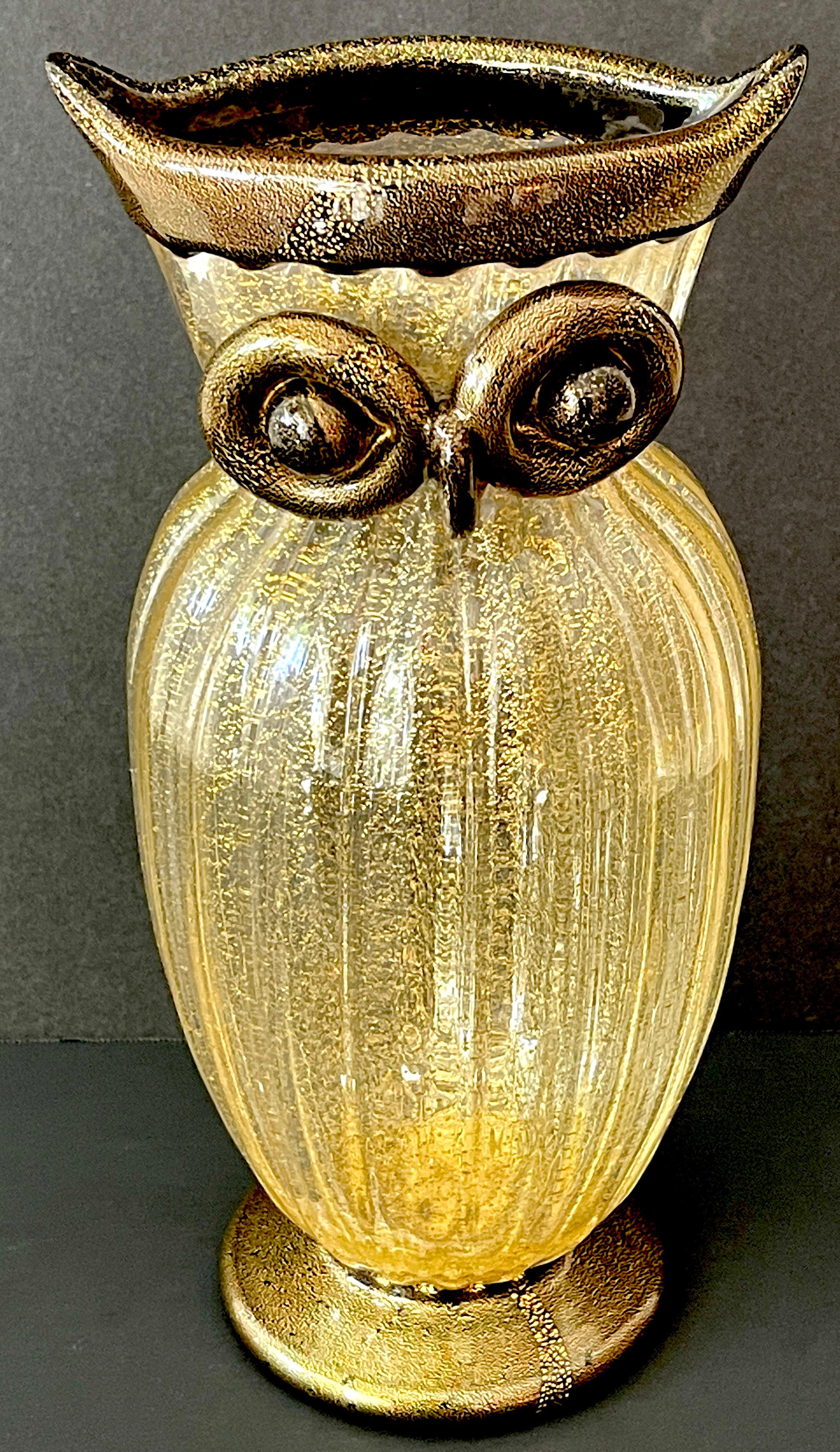 Murano Figural Owl Vase Signed Gambaro & Poggi In Good Condition For Sale In West Palm Beach, FL