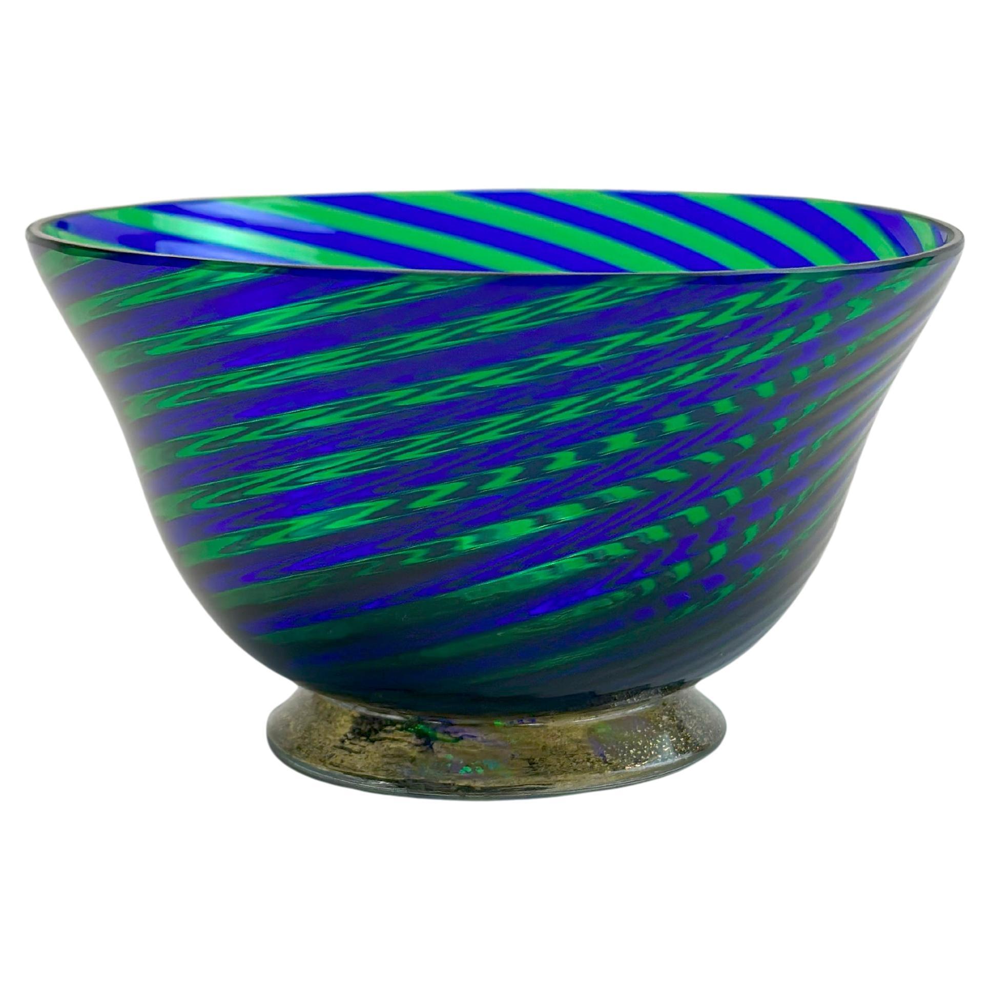 Ciotola in vetro di Murano Filigrana verde e blu con base dorata, Italia, circa anni '70 in vendita