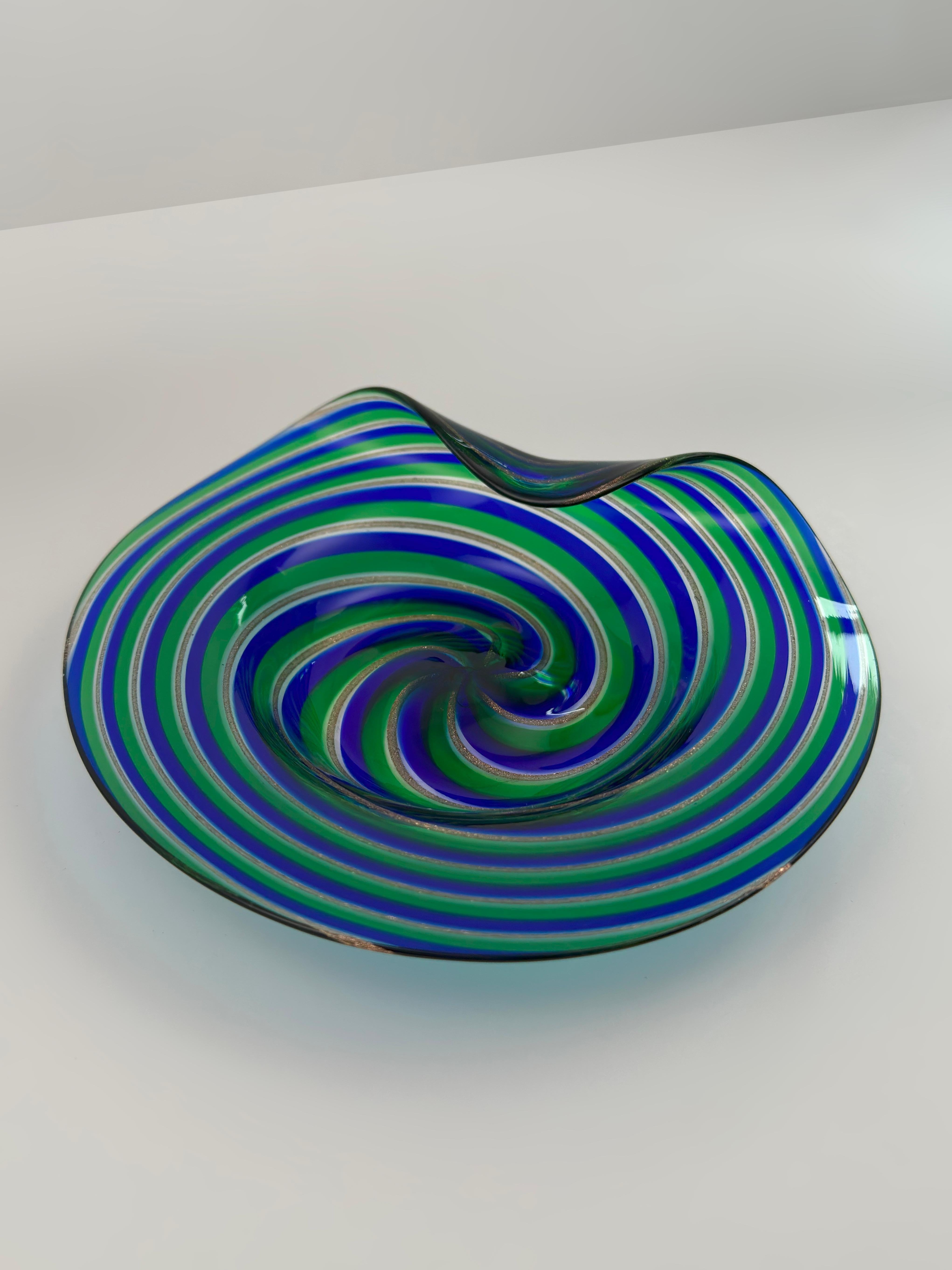 Murano Filigrana Glass Dish with Aventurine, Attributed to Cenedese & Alberelli For Sale 2