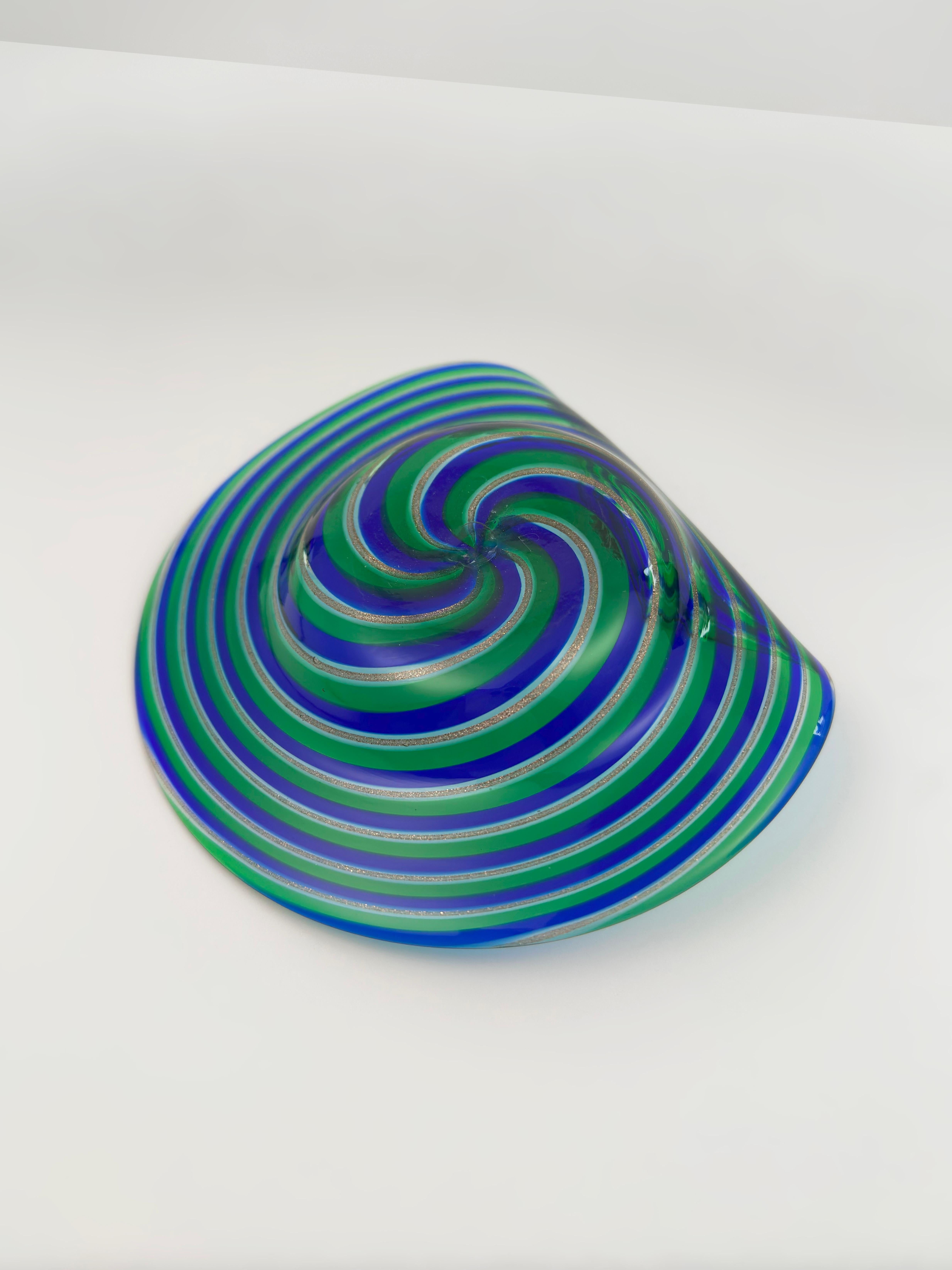 Late 20th Century Murano Filigrana Glass Dish with Aventurine, Attributed to Cenedese & Alberelli For Sale