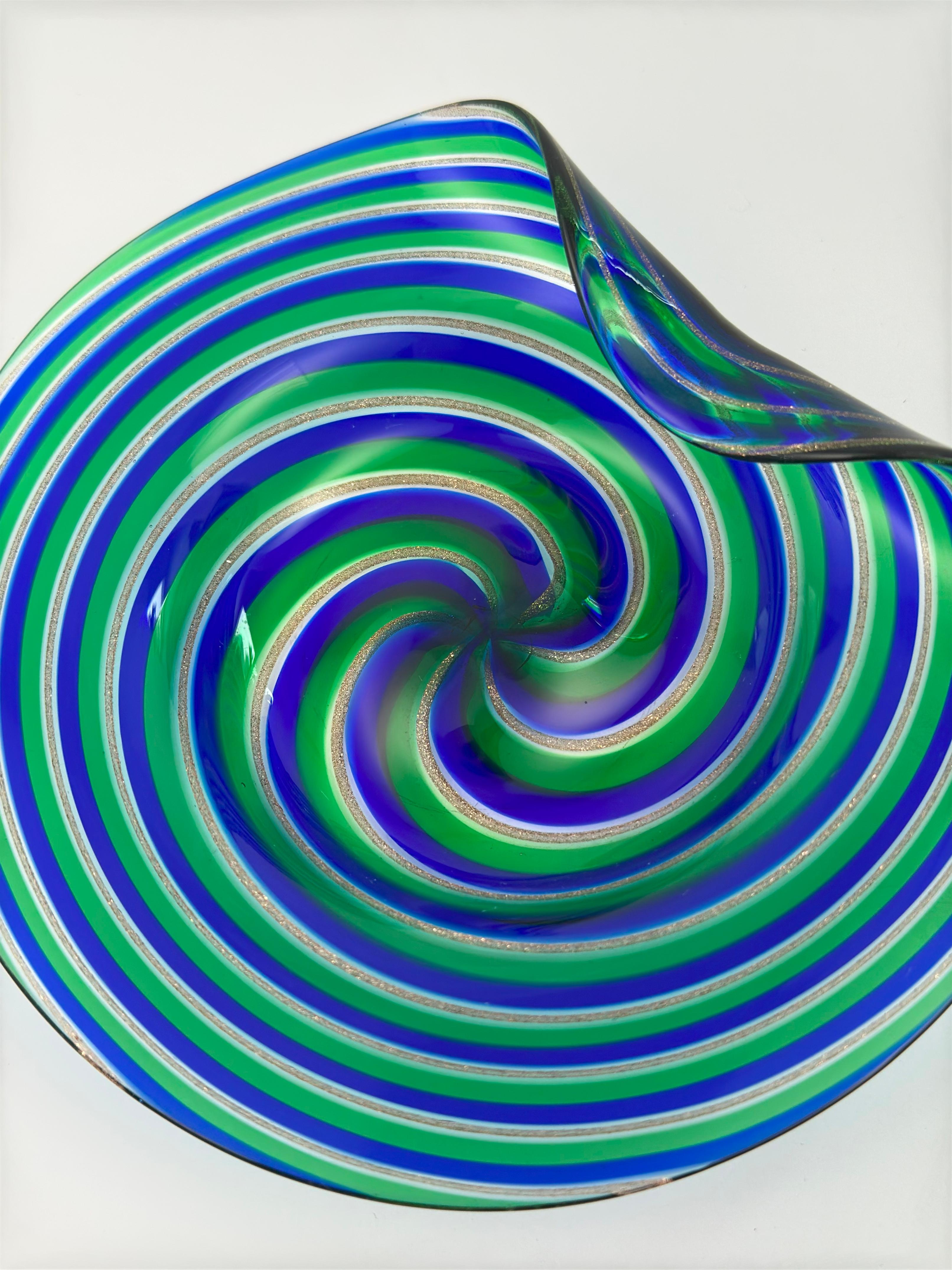 Murano Filigrana Glass Dish with Aventurine, Attributed to Cenedese & Alberelli For Sale 1
