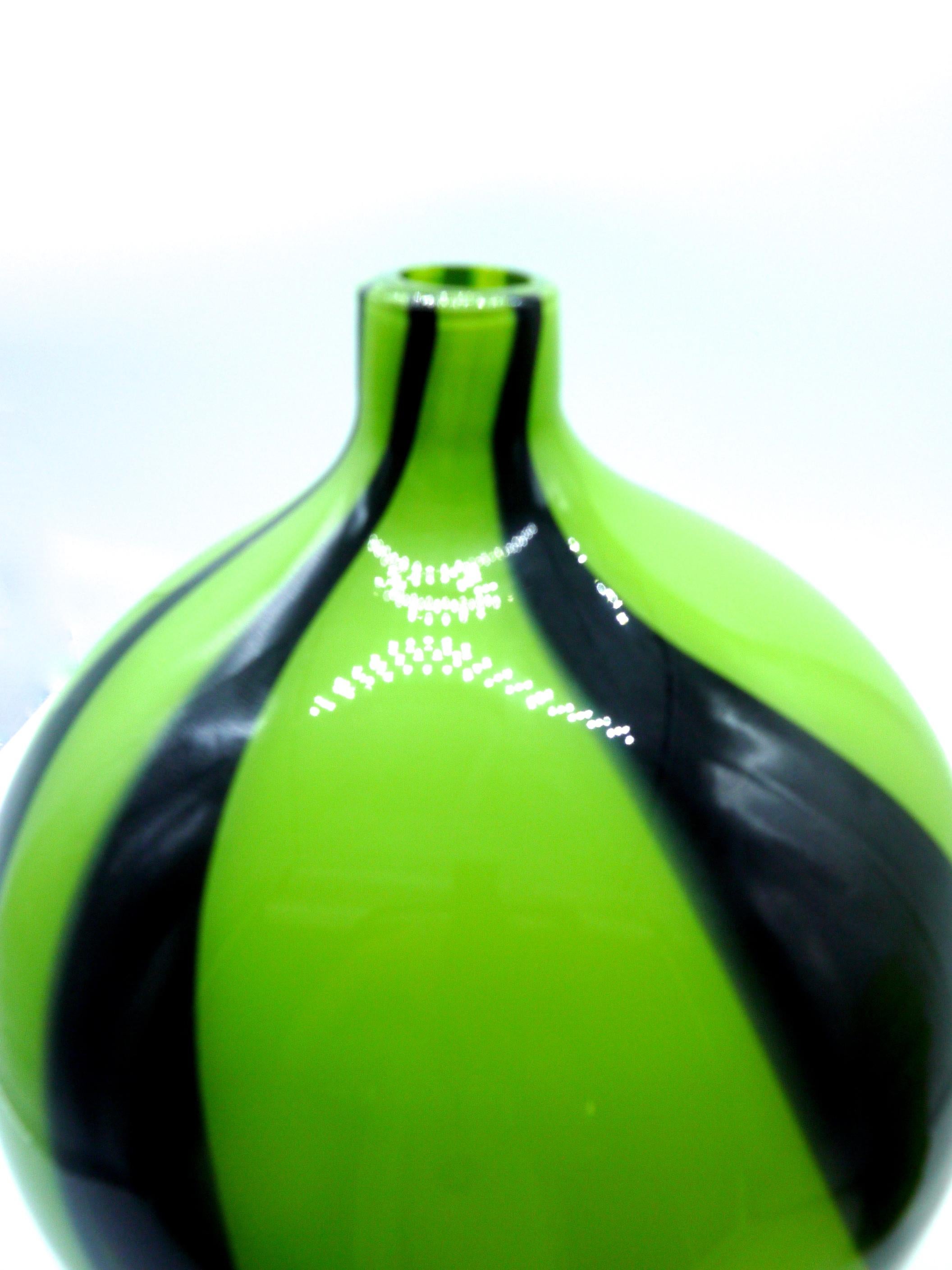 Murano Floor Vase Lime Green with Deep Brown Motif, Mid-Early 1980s In Good Condition For Sale In Halstead, GB