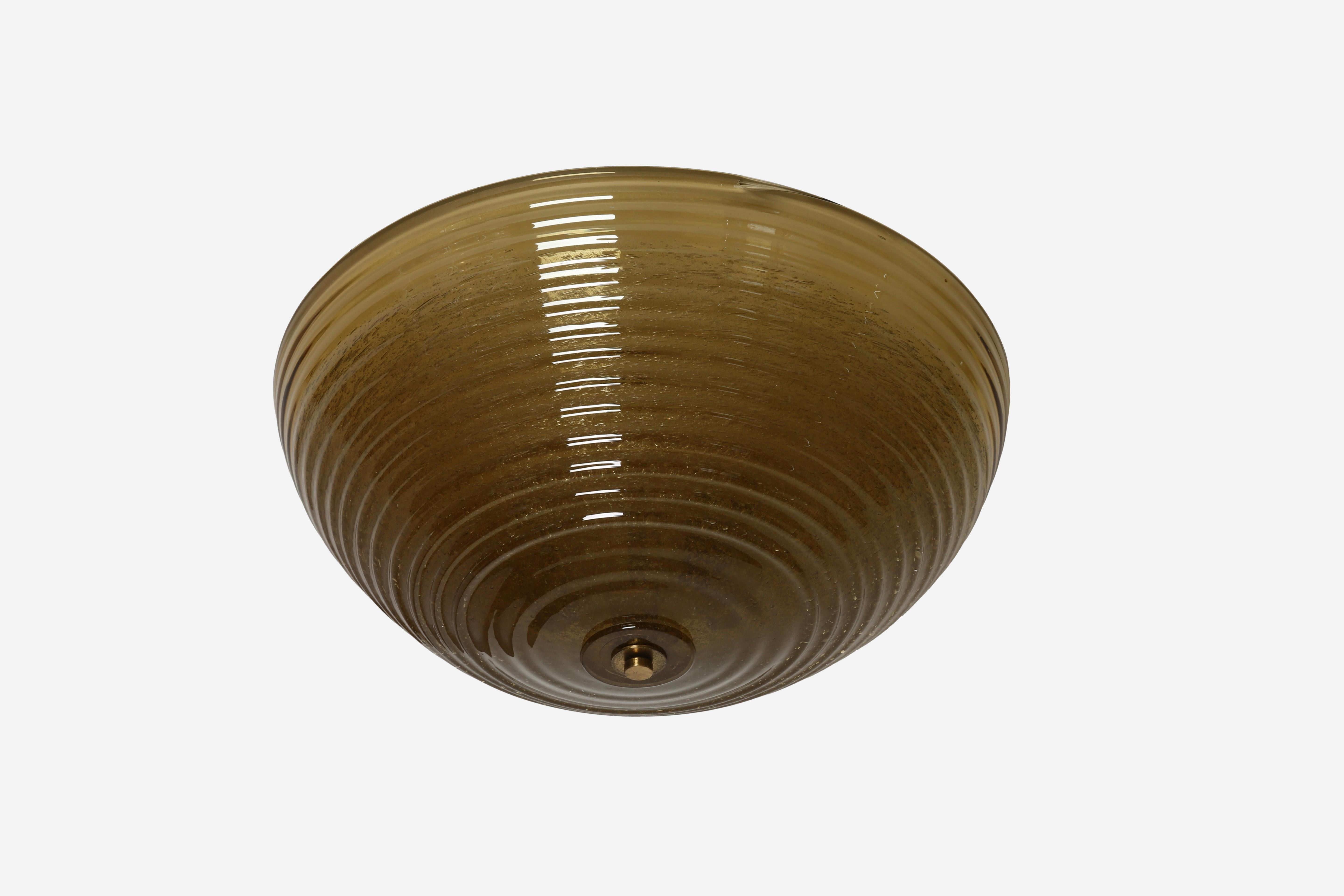 Plafoniera da incasso in vetro di Murano di Barovier & Toso.
Progettato e realizzato in Italia negli anni '60.
Vetro bullicante soffiato a mano.
Due lampadine a candelabro. 
Cablaggio USA gratuito su richiesta.
Ricablaggio USA GRATUITO su
