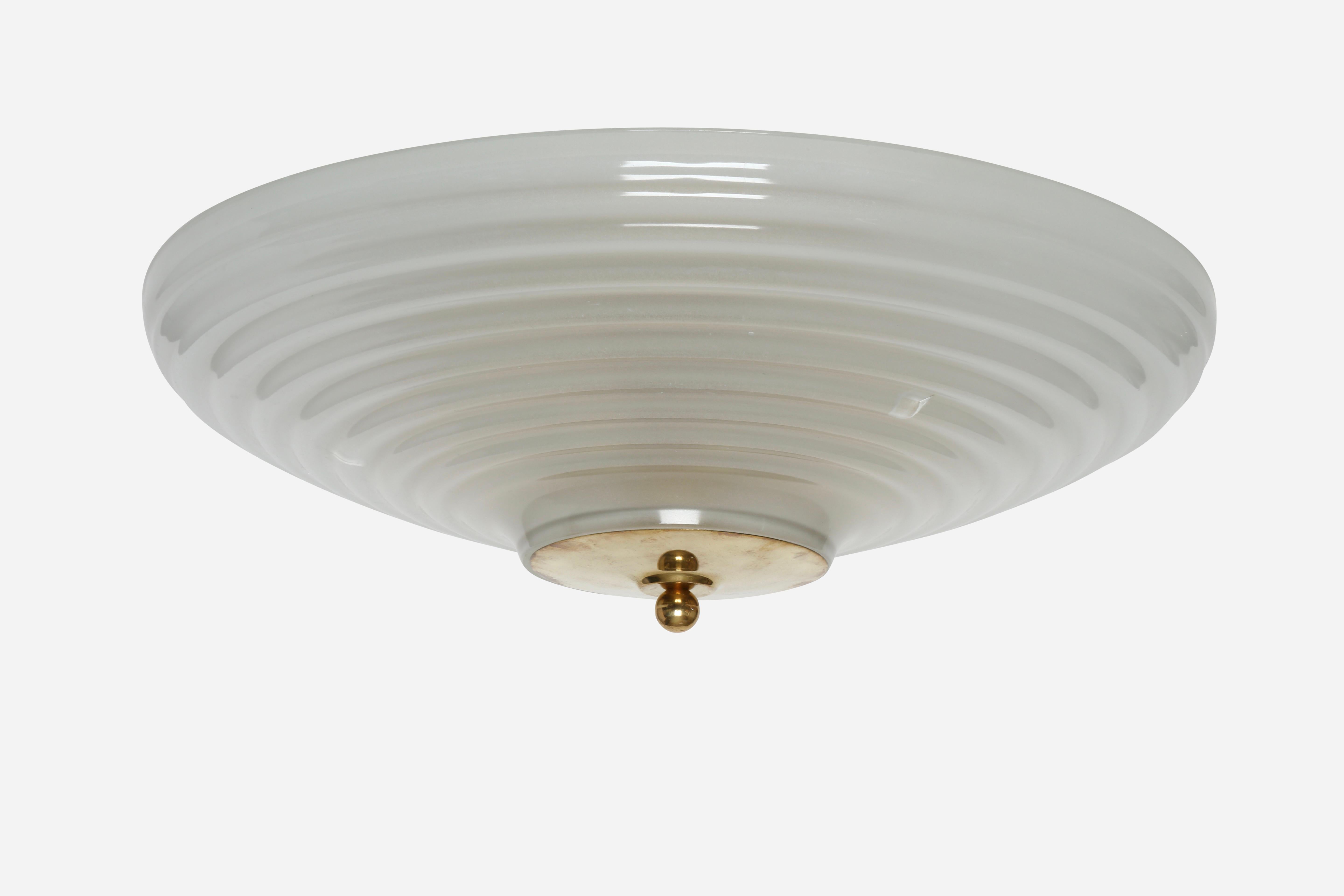 Murano flush mount ceiling light by Fidenza Vetraria.
Designed and manufactured in Italy in 1960s.
Five candelabra sockets.
Complimentary US rewiring upon request.
FREE US rewiring.
FREE US Continental shipping.
NO TARIFFS, Duties, or Customs fees