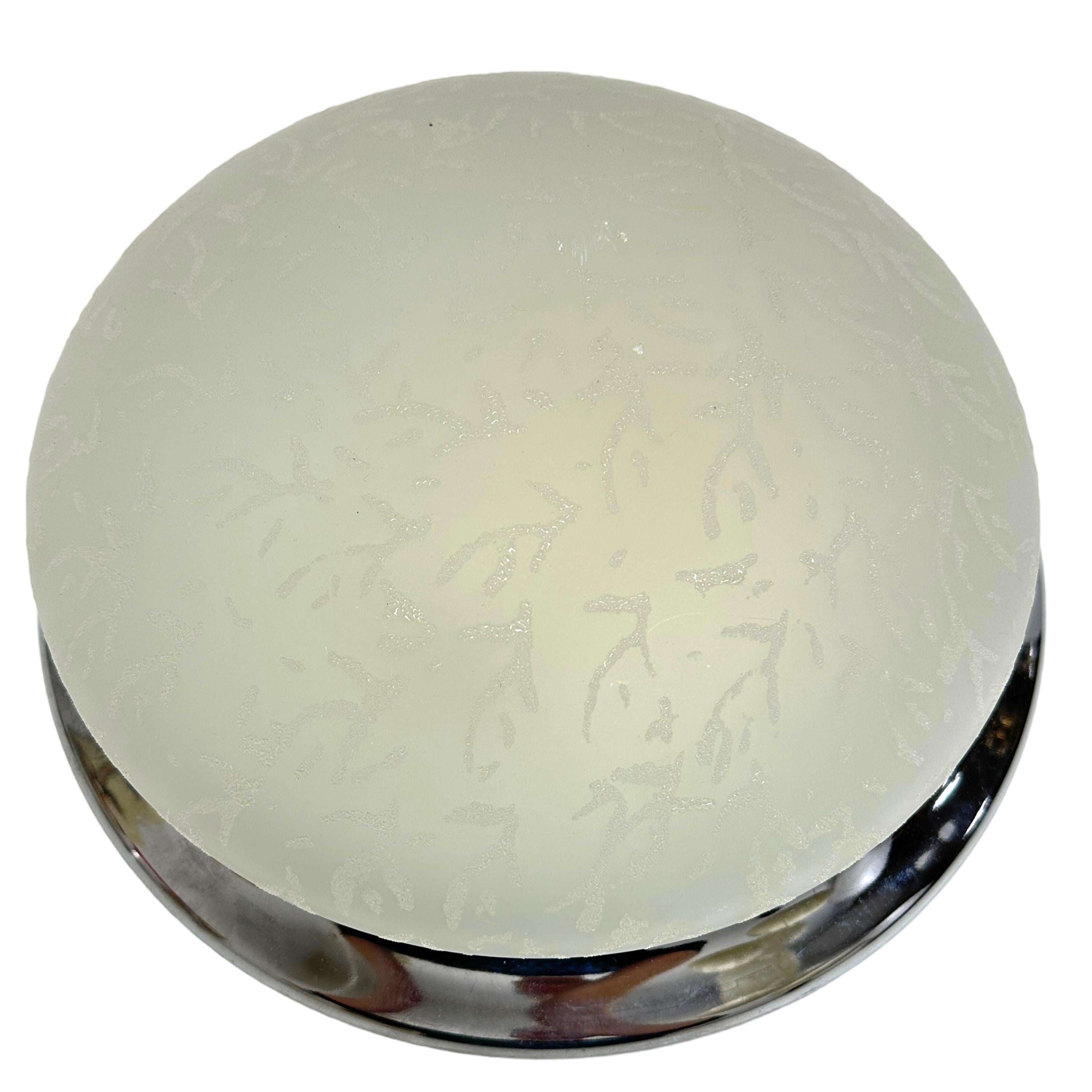A beautiful flush mount, marked made in Italy. Made in the 1980s. The fixture requires one European E27 Edison bulb, up to 60 watts. The glass is a satin glass with a nice motif. Great for any room or for your vanity or dressing room.