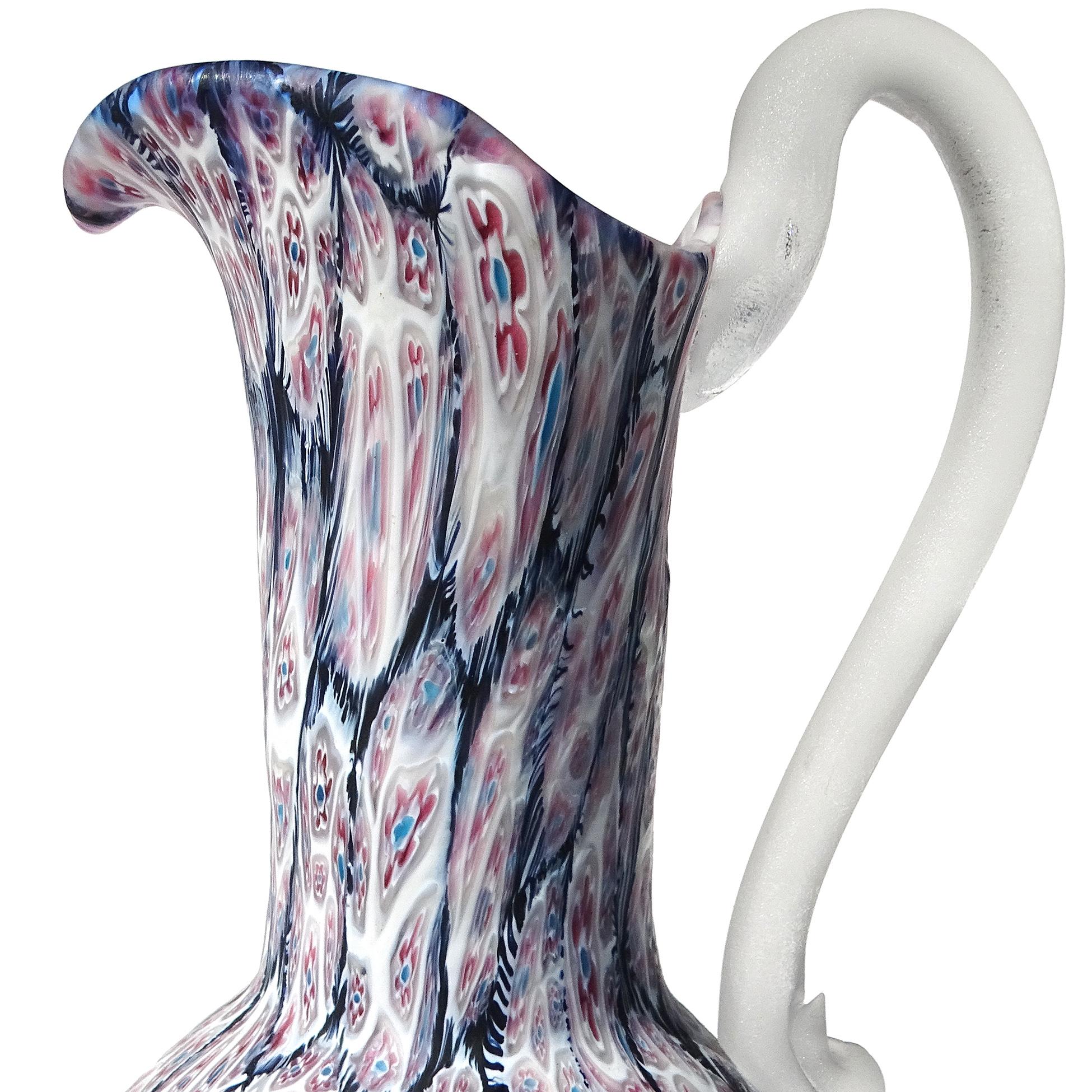 Murano Fratelli Toso Black Millefiori Flower Mosaic Italian Art Glass Pitcher (Moderne der Mitte des Jahrhunderts) im Angebot