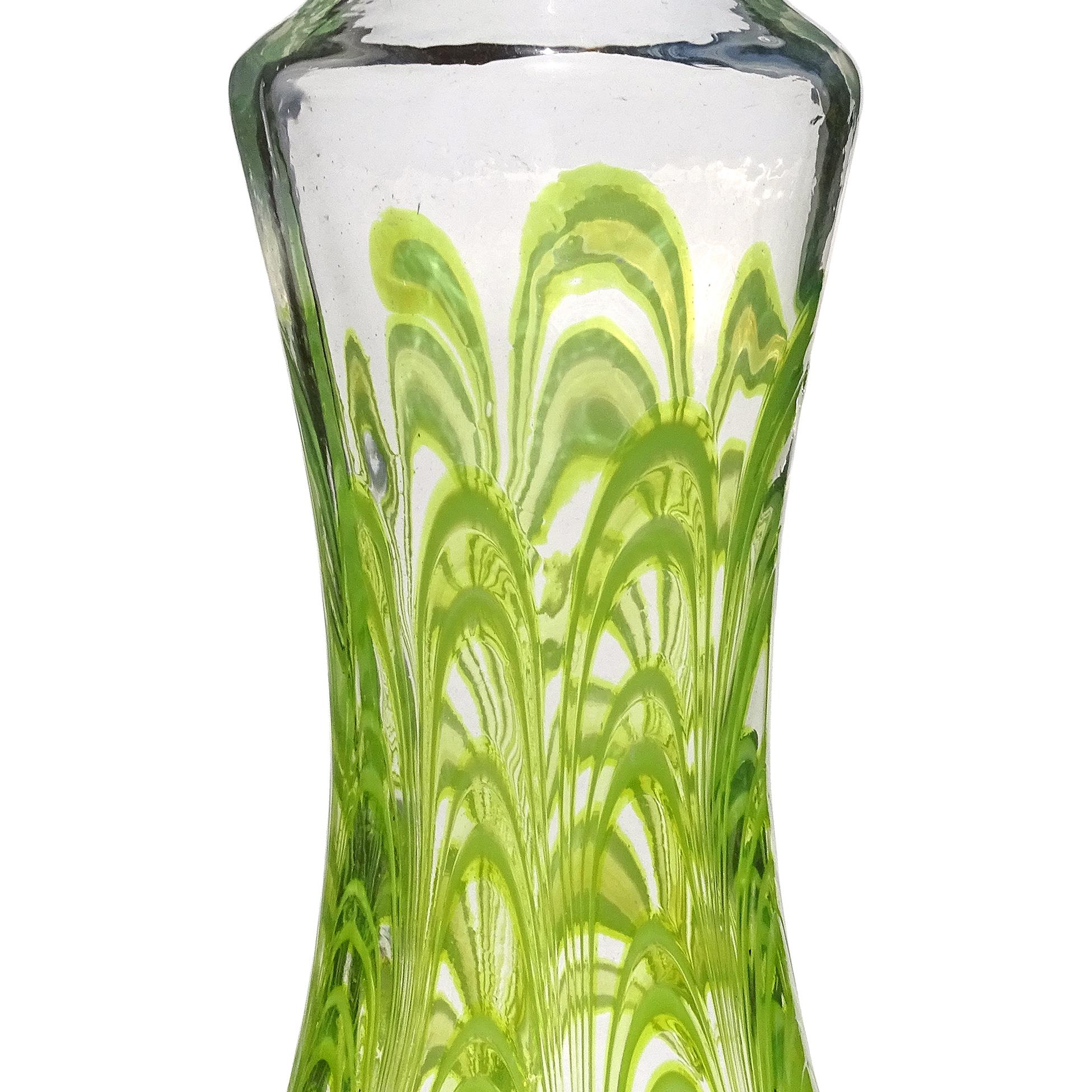 Florero de Murano Fratelli Toso con forma de reloj de arena de vidrio artístico italiano en espiral verde lima en Bueno estado para la venta en Kissimmee, FL