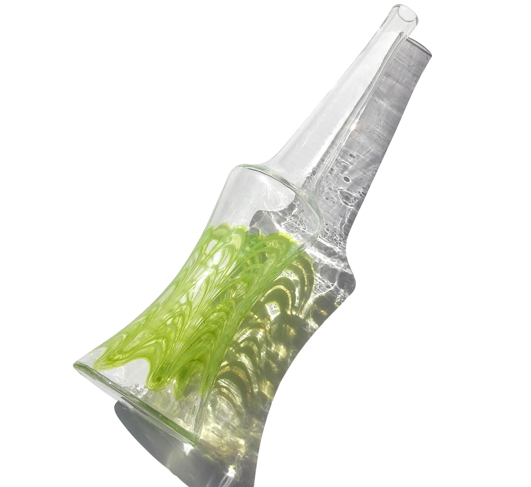Florero de Murano Fratelli Toso con forma de reloj de arena de vidrio artístico italiano en espiral verde lima Vidrio en venta
