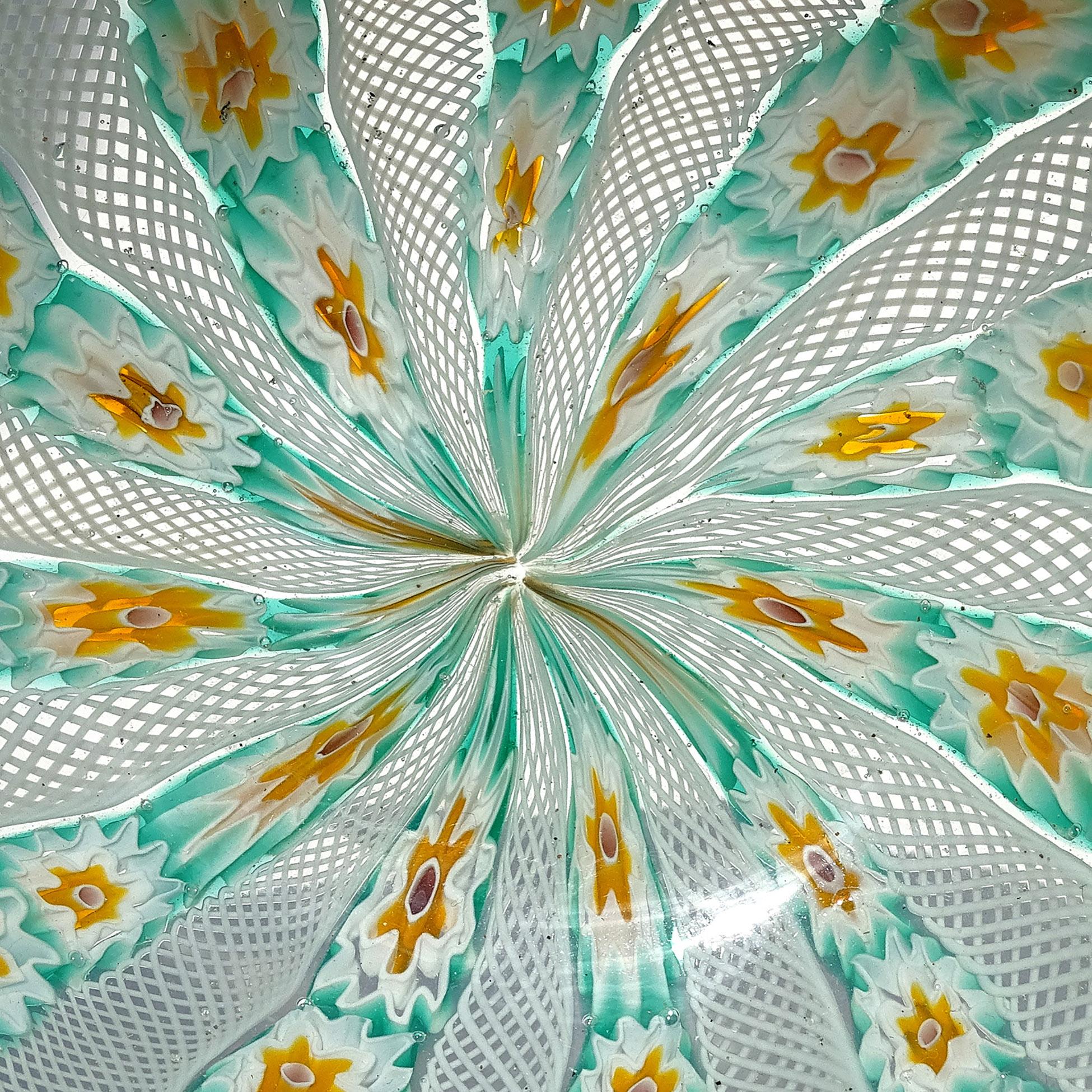 Vetro Ciotola decorativa in vetro Art Decor di Murano Fratelli Toso Millefiori in vendita